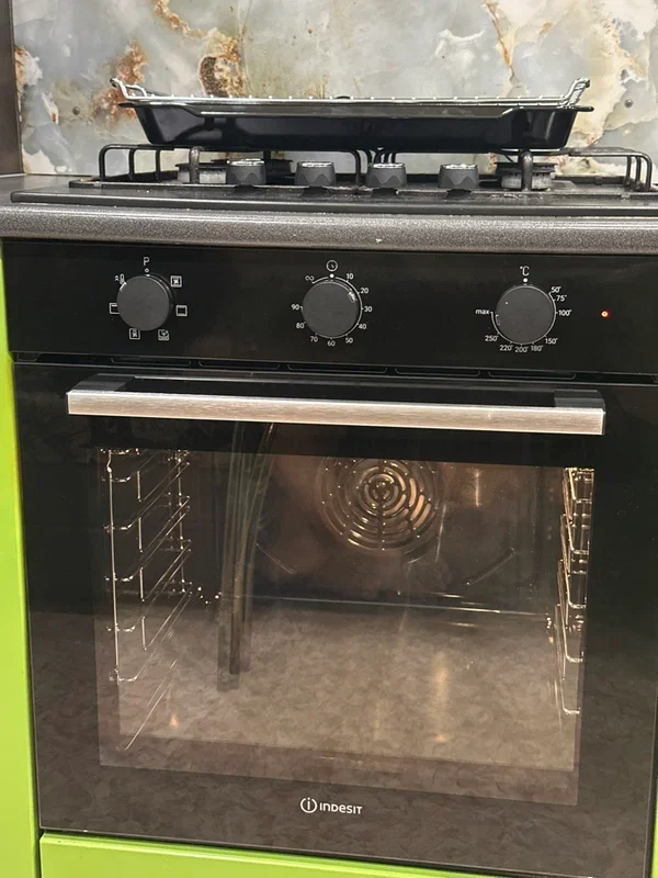 Электрический духовой шкаф Indesit IFE 3634 BL