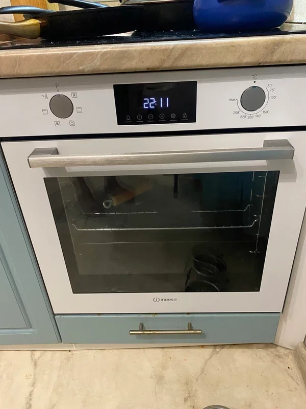 Электрический духовой шкаф Indesit IFE 3644 J WH