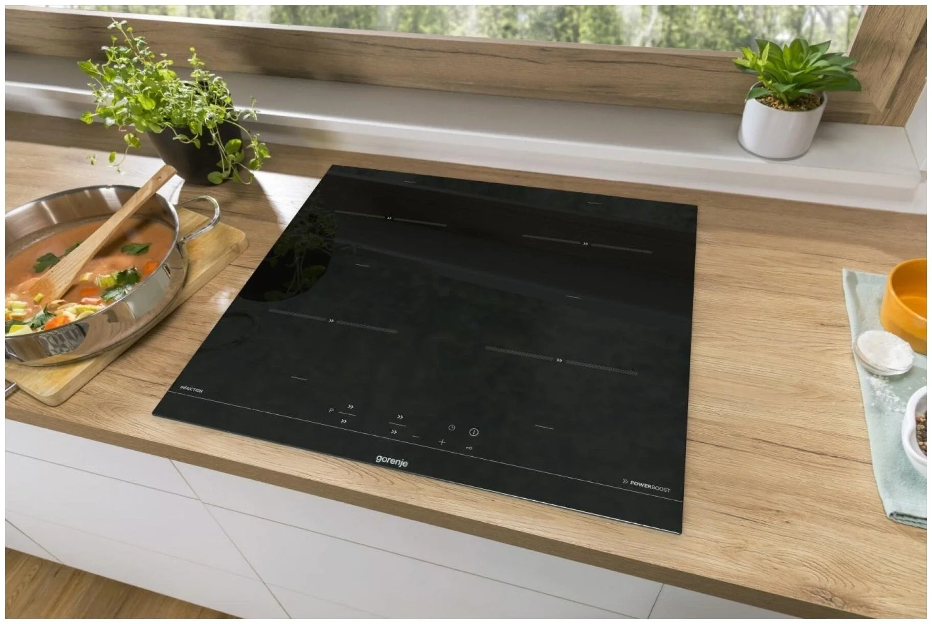 Варочная панель Gorenje ECT642BCSCE, 59 см, Hi-Light, 4 конфорки, таймер, сенсорное управление, шлифованный передний край, PowerBoost, дисплей, блокир