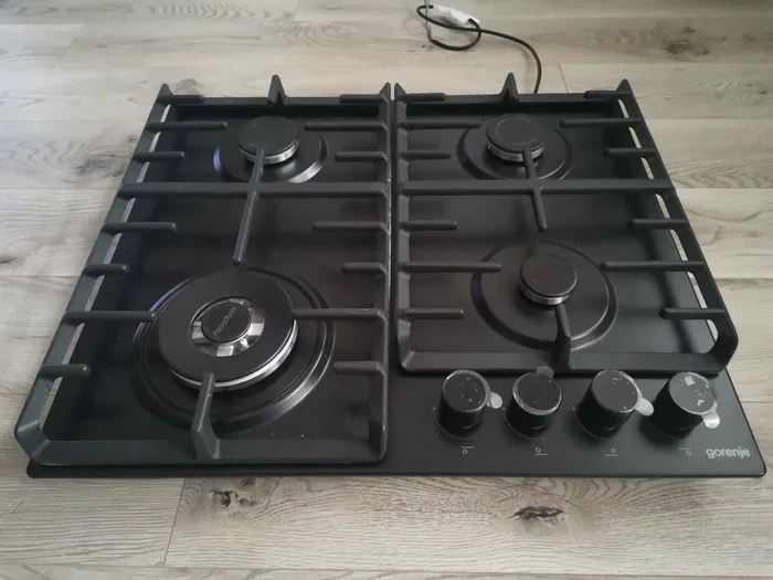 Газовая варочная панель Gorenje GW642SYB, 4 конфорки, эмалированная сталь, черный