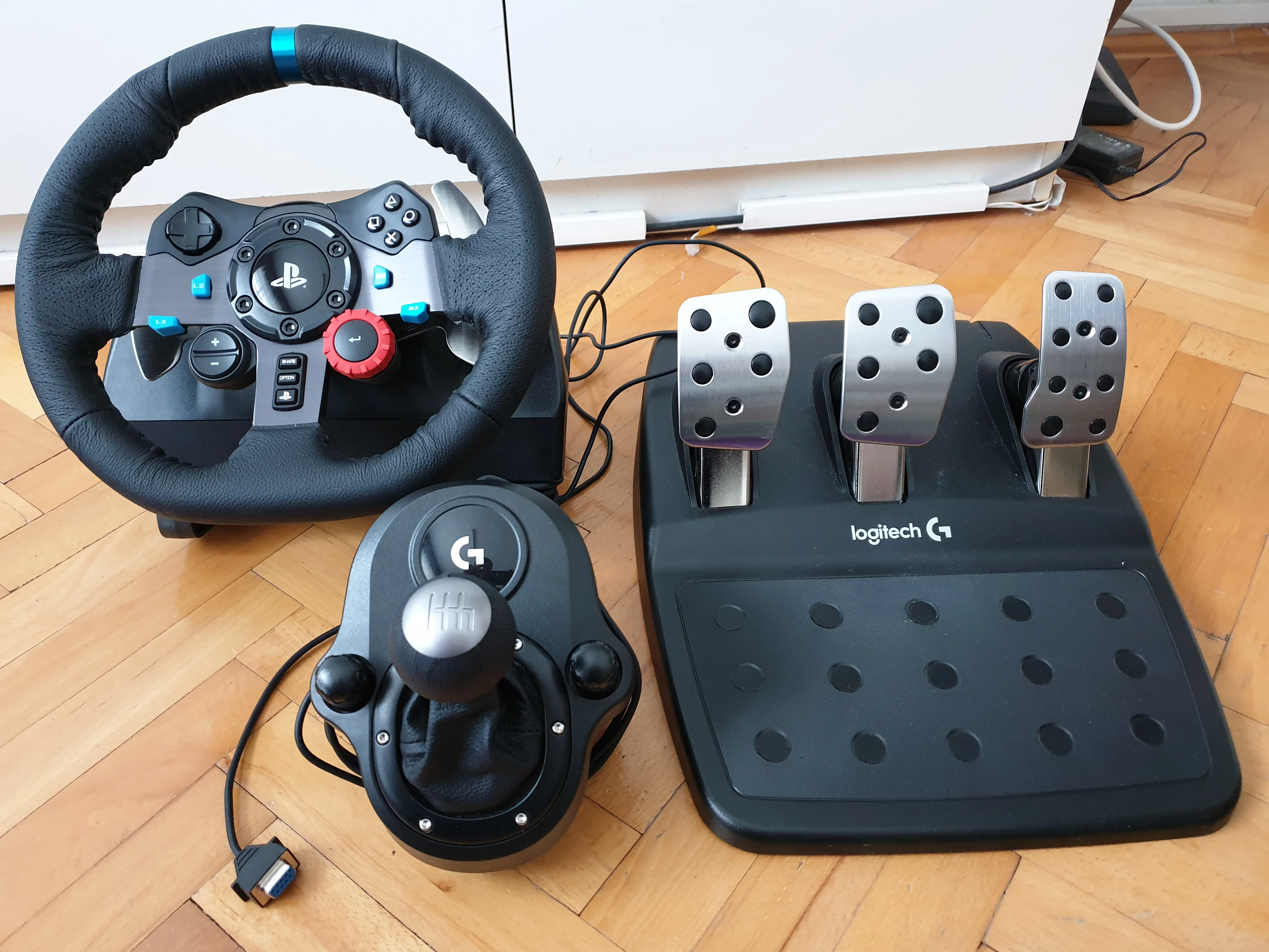 Руль LOGITECH G29 игровой (USB, для PS и PC, педали, виброотдача, 941-000113/941-000112/941-000142)