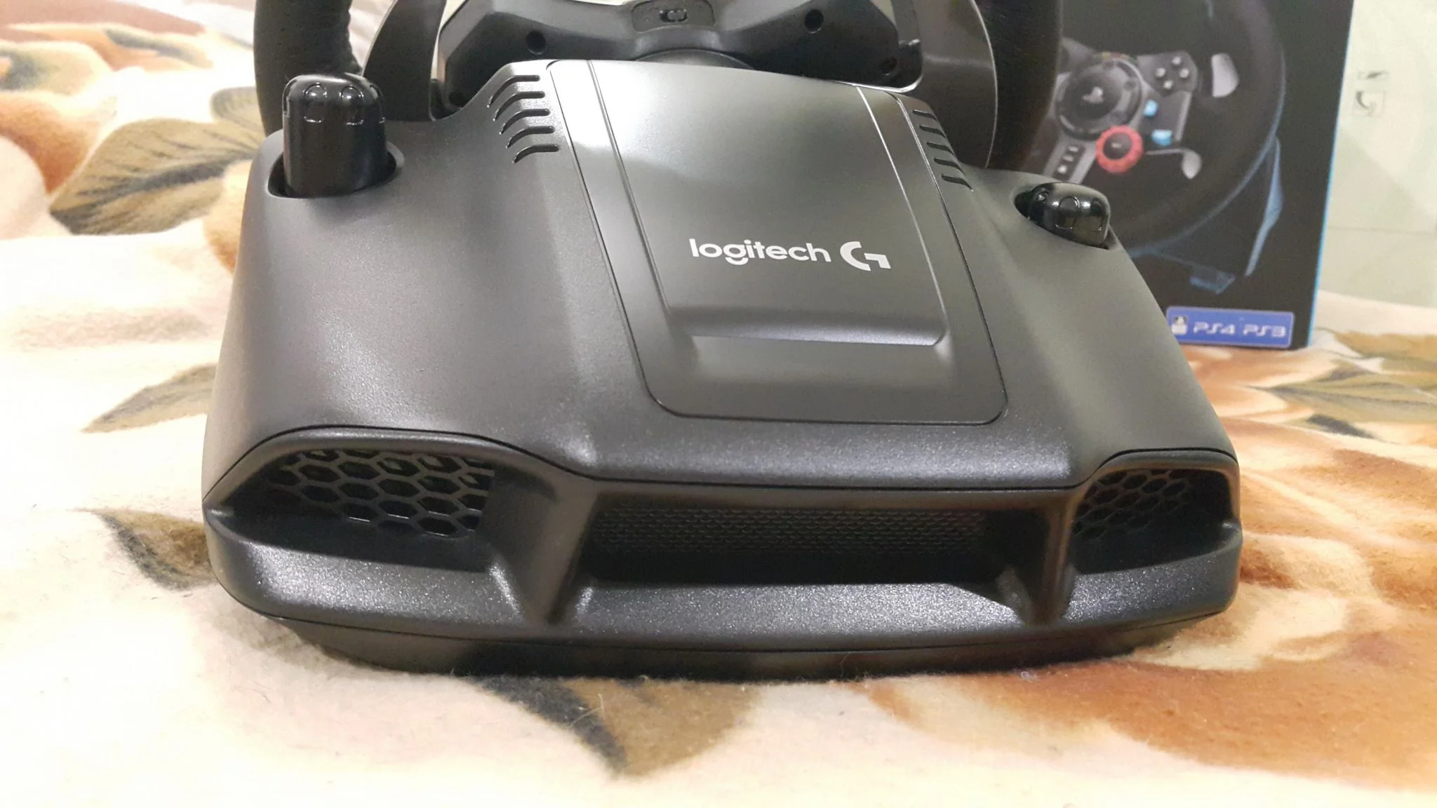 Руль LOGITECH G29 игровой (USB, для PS и PC, педали, виброотдача, 941-000113/941-000112/941-000142)