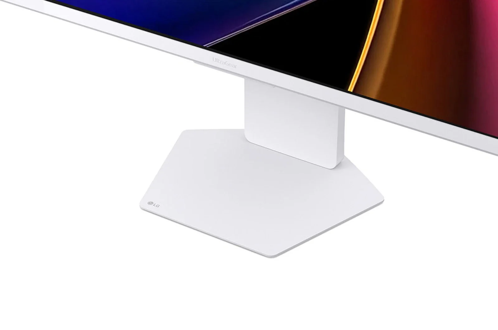 Монитор 31.5" LG UltraGear 32G810SA-W IPS 3840x2160, 144 Гц, 1 мс, 16:9, 400 кд/м², 2xHDMI 2.1, DP 1.4, USB-C (65 Вт PD), 3.5 Jack, динамики (2x7 Вт),