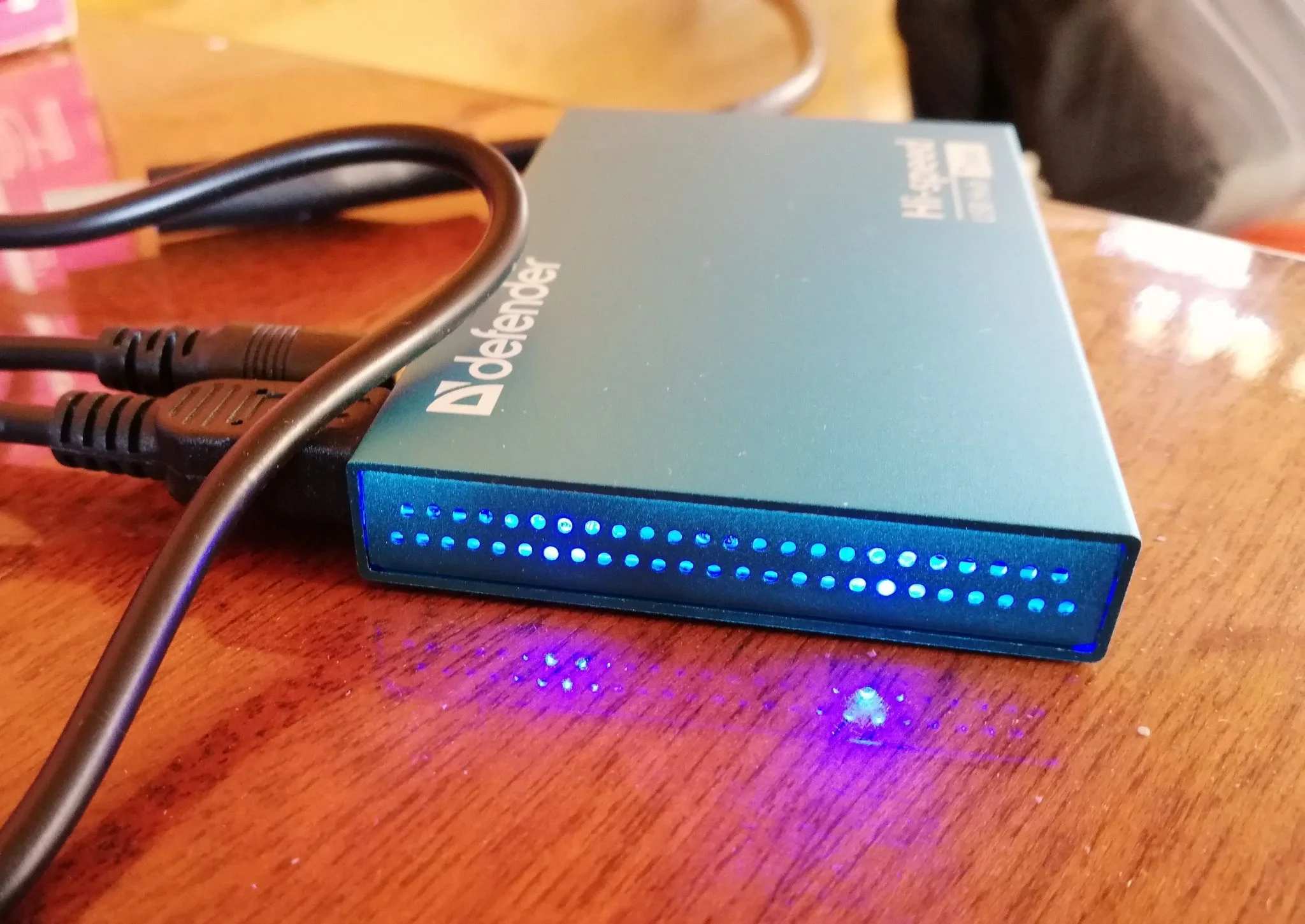 Defender Разветвитель SEPTIMA SLIM USB2.0 - 7 портов, + блок питания DC 5В...2А, + кабель USB 2.0 A(M) - MiniB (M) - 1м