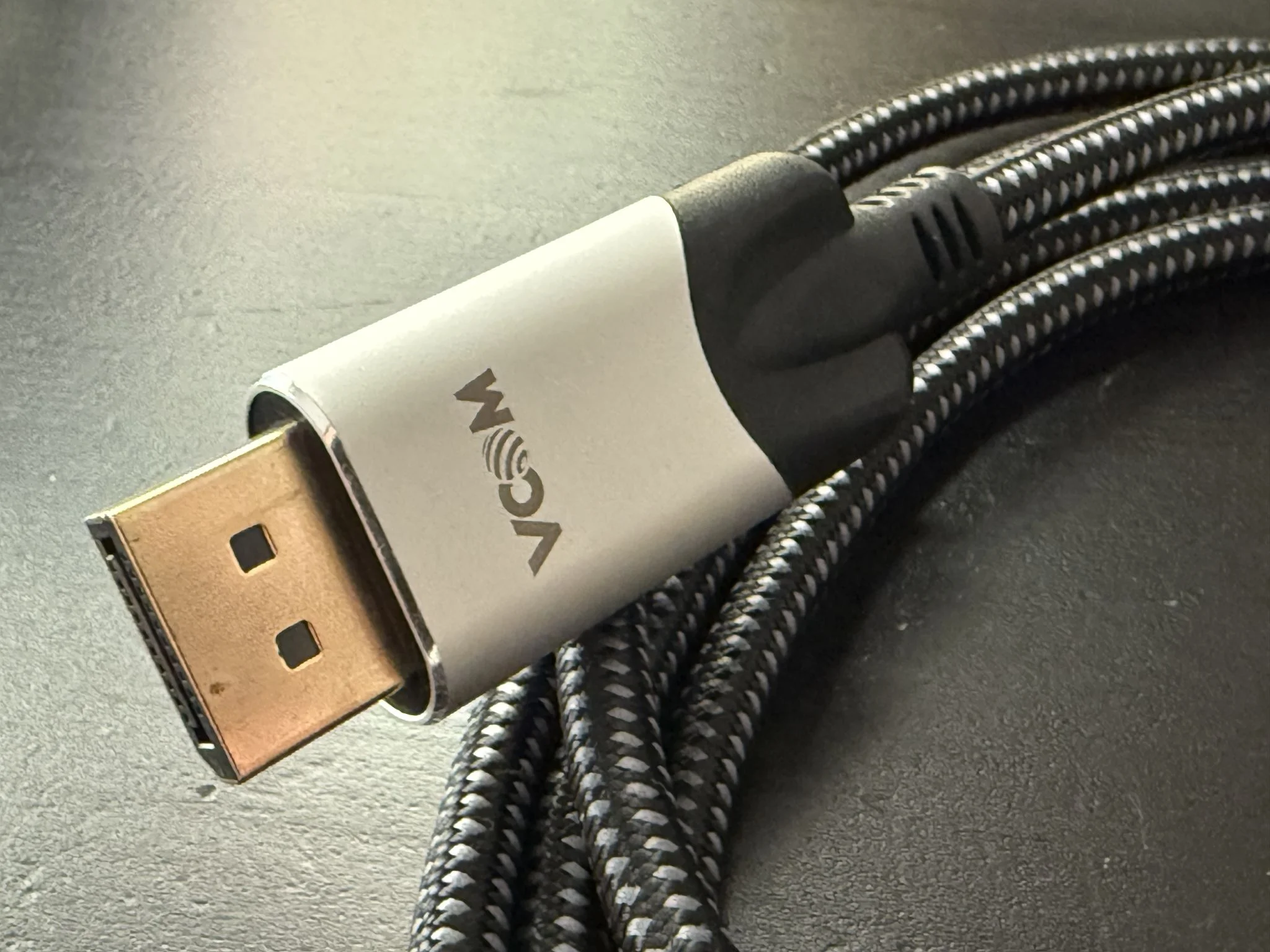 Кабель-адаптер USB 3.1 Type-Cm --> DP(m) 8K@60Hz, 1.8m , Alumi Shell,VCOM