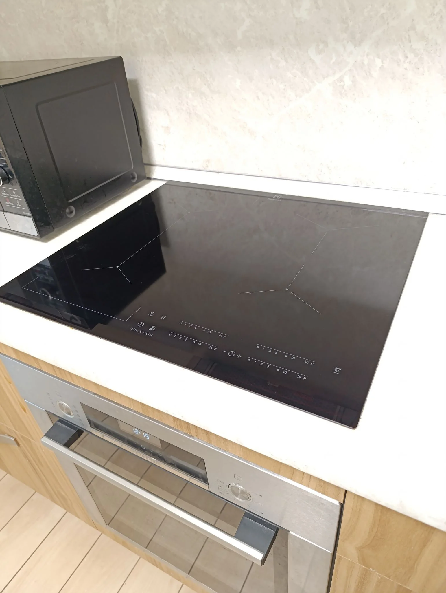 Электрическая варочная панель Electrolux CIV634