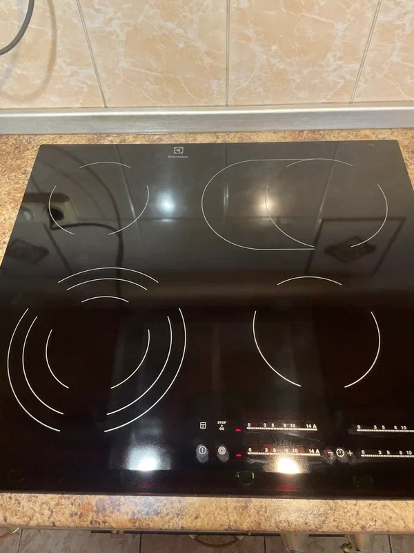 Электрическая варочная панель Electrolux EHF6547FXK