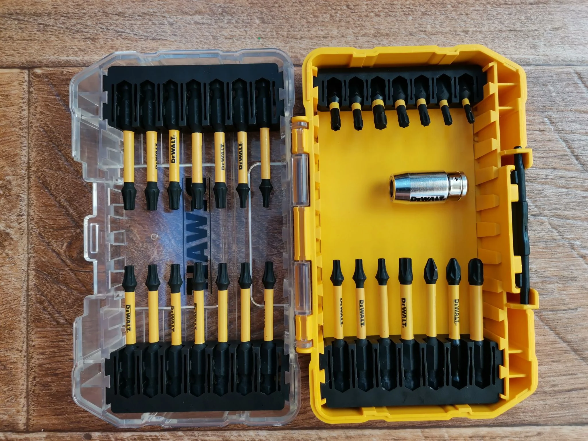 Набор бит DeWalt DT70734T-QZ (29пред.) для шуруповертов