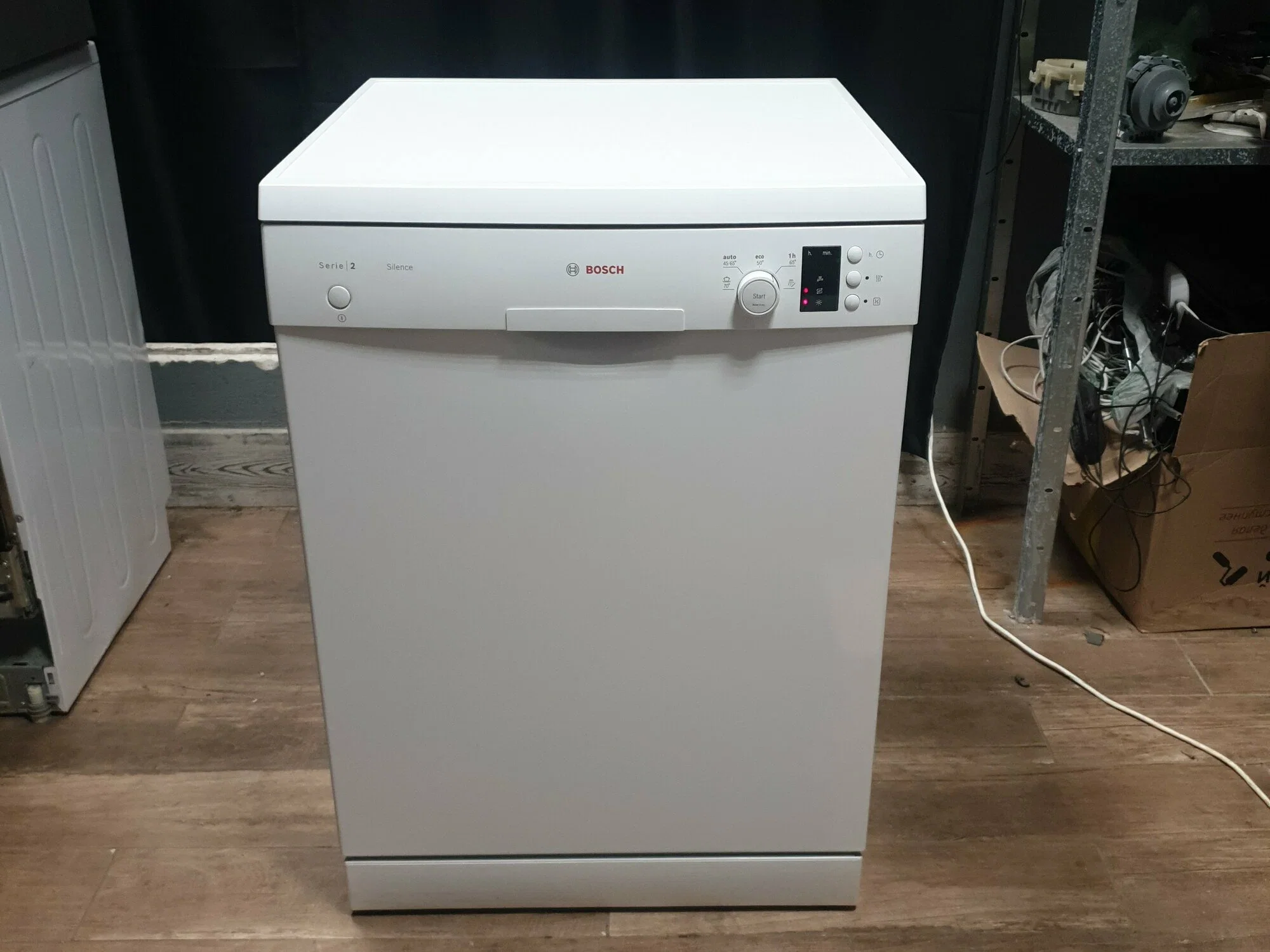 Посудомоечная машина Bosch SMS25GW02E белый (полноразмерная)