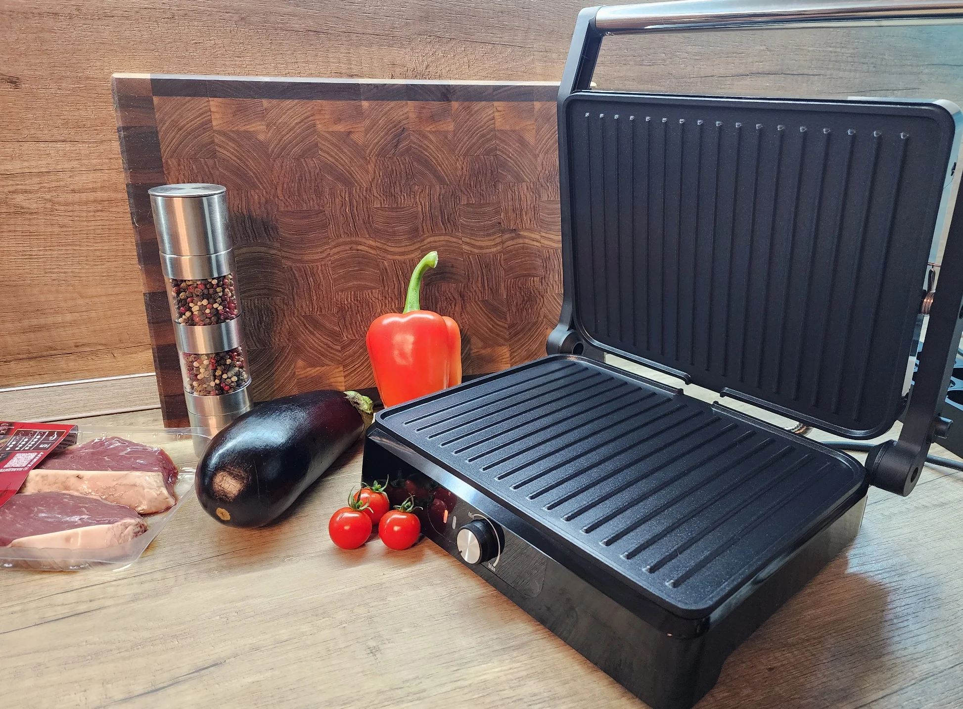 Гриль электрический Topdevice EG1/2200 Вт/0-240 °C/раскрытие на 180 °C/несъемные панели/черно-серебристый (TDSEG001_BK)