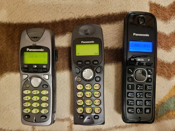 Р/телефон Panasonic KX-TG1612RUH (серый/черный, 2 трубки)