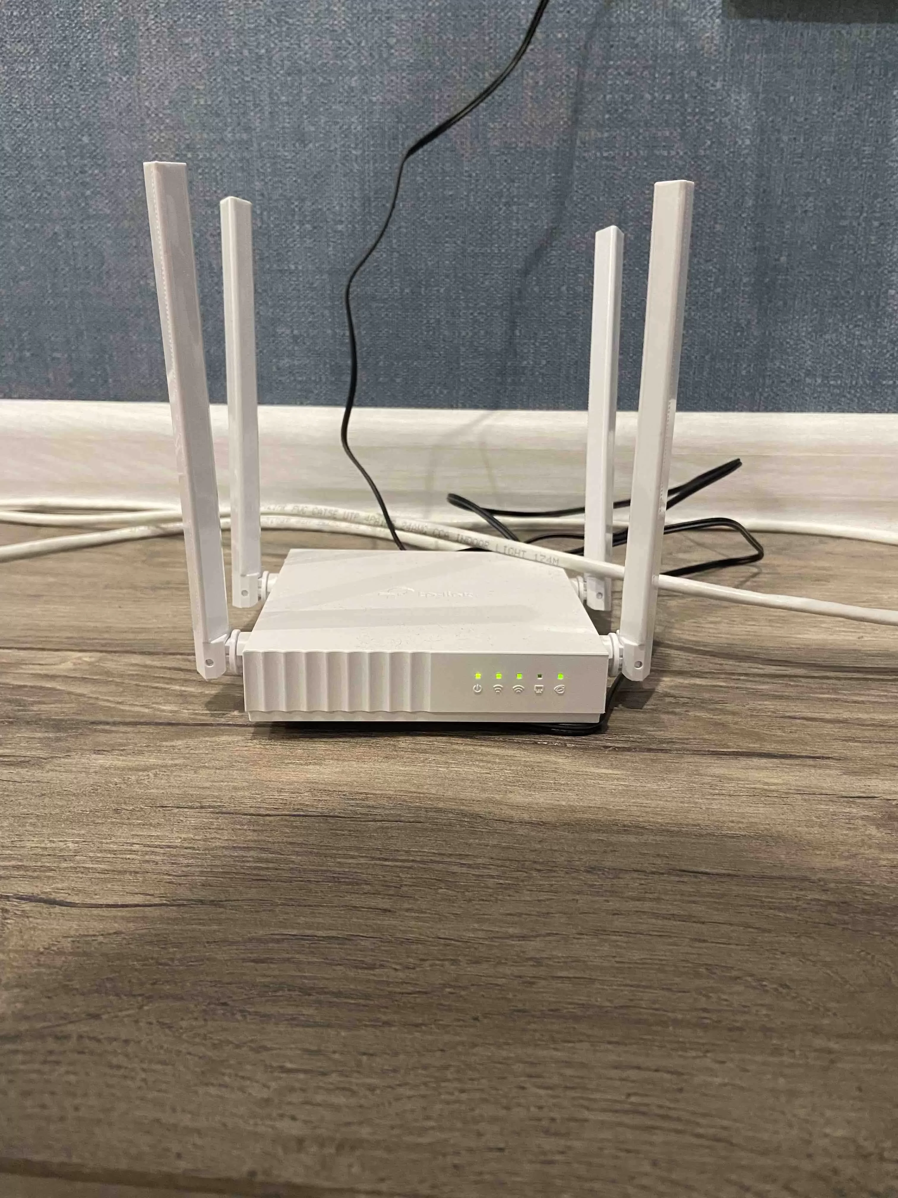 TP-Link Archer C24 Двухдиапазонный Wi Fi роутер AC750, до 300 Мбит/с на 2,4 ГГц + до 433 Мбит/с на 5 ГГц