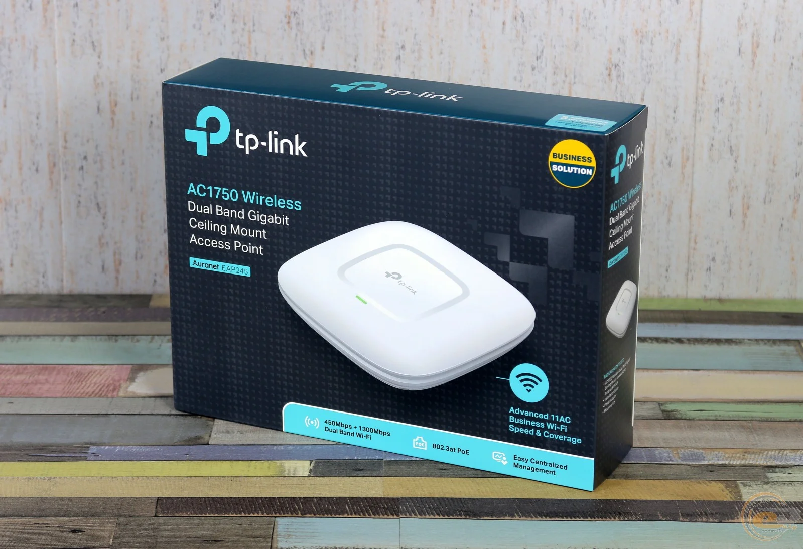 TP-Link EAP245 Потолочная точка доступа Wi‑Fi AC1750, до 450 Мбит/с на 2,4 ГГц и до 1300 Мбит/с на 5 ГГц, PoE, 3×3 MIMO
