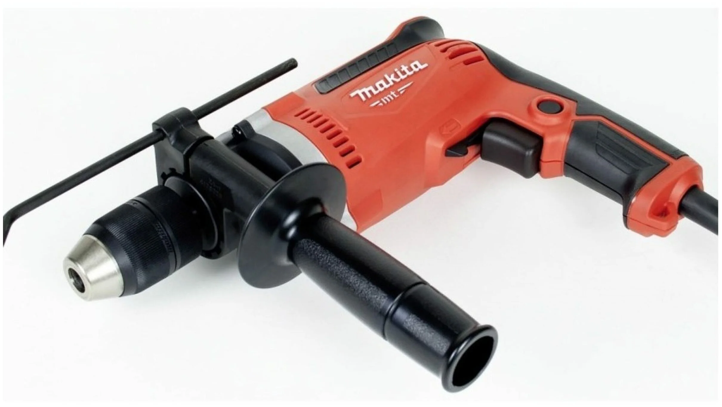 Дрель ударная Makita M8101 710Вт патрон:быстрозажимной реверс (кейс в комплекте)