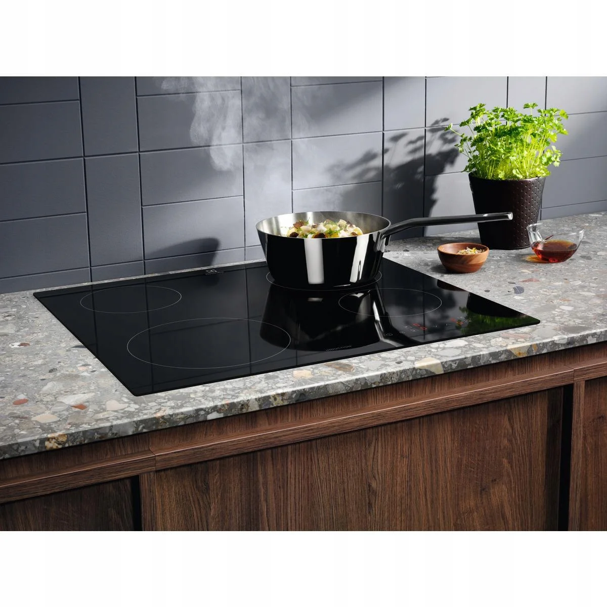 Электрическая варочная панель Electrolux LIL61434C