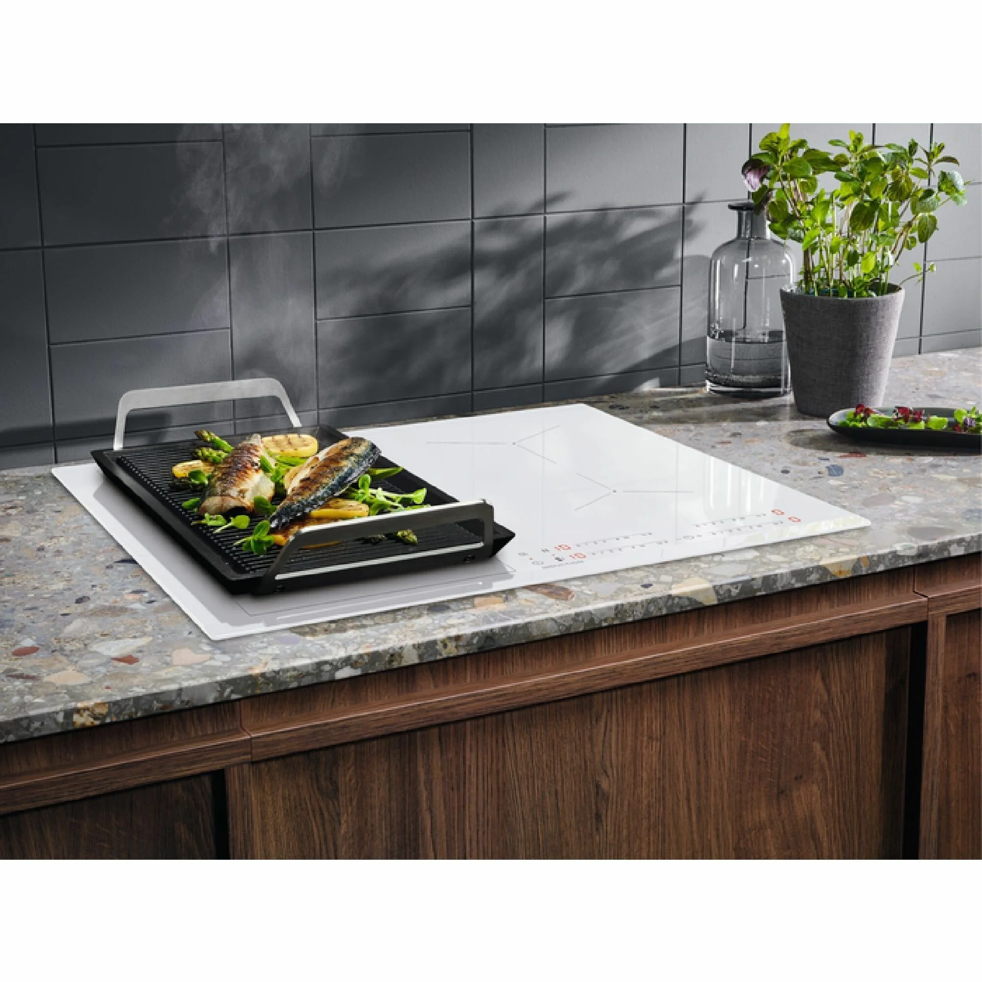 Электрическая варочная панель Electrolux LIV63431BW