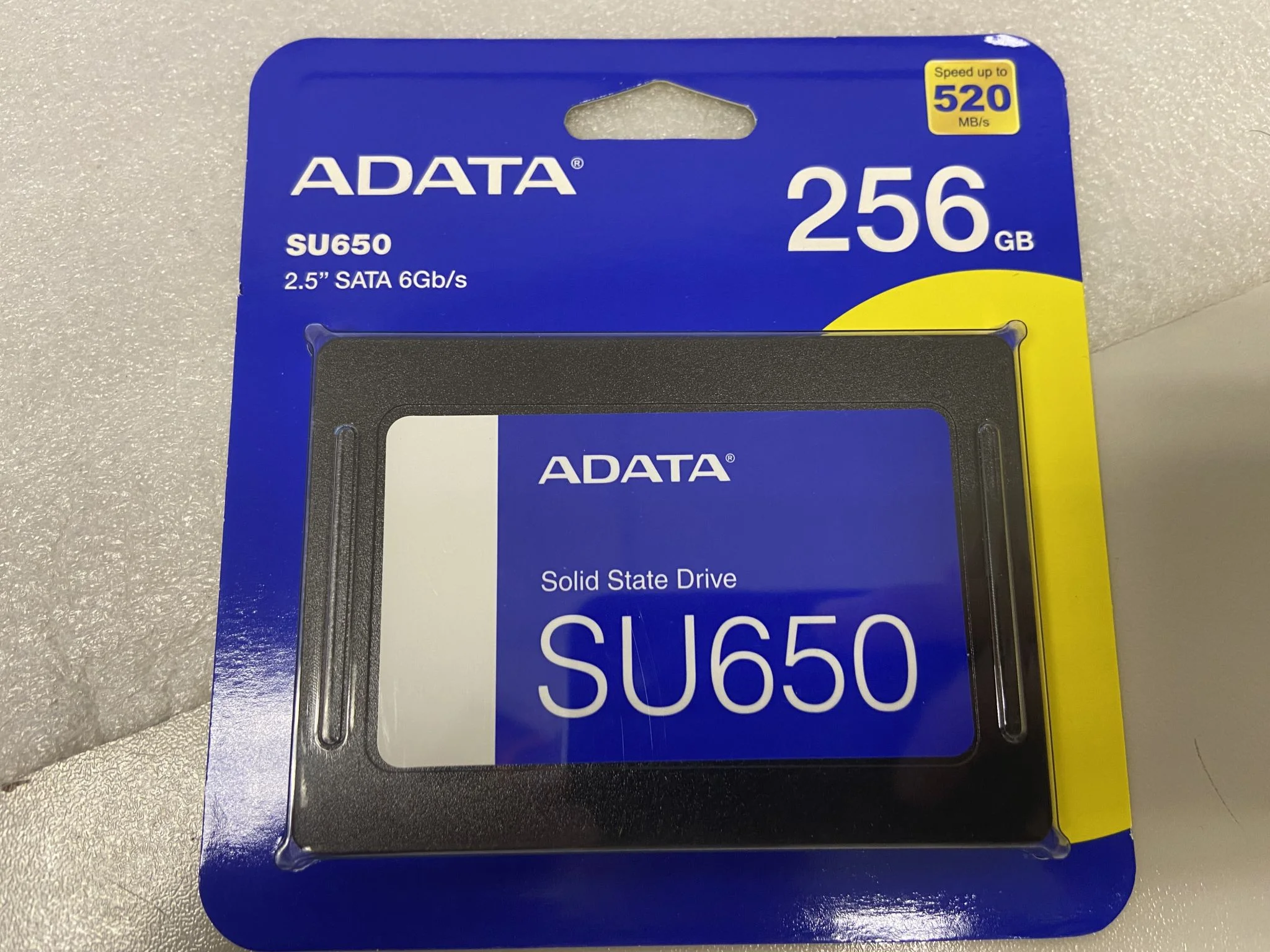 SSD накопитель Adata SU650 2.5 256 Гб SATA III 3D NAND (ASU650SS-256GT-R)