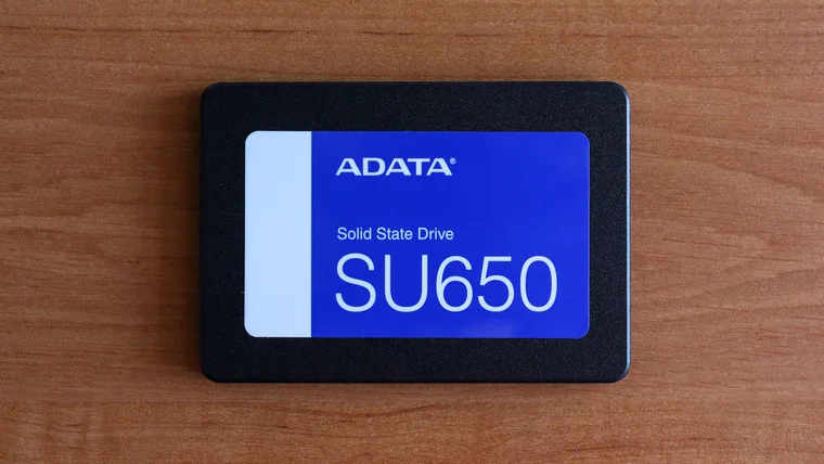 SSD накопитель Adata SU650 2.5 256 Гб SATA III 3D NAND (ASU650SS-256GT-R)
