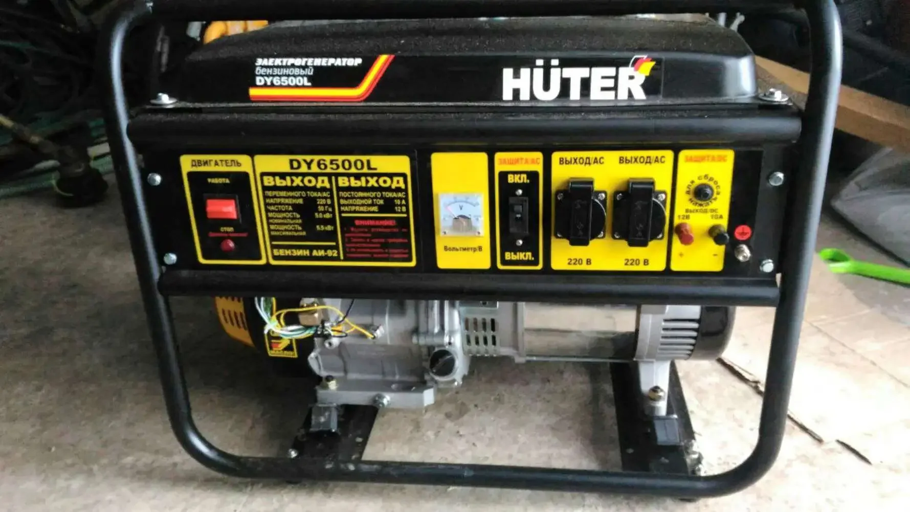 Генератор бензиновый DY6500L Huter (5-5,5 кВт, ручной запуск, 13 л.с, бак 22 л)