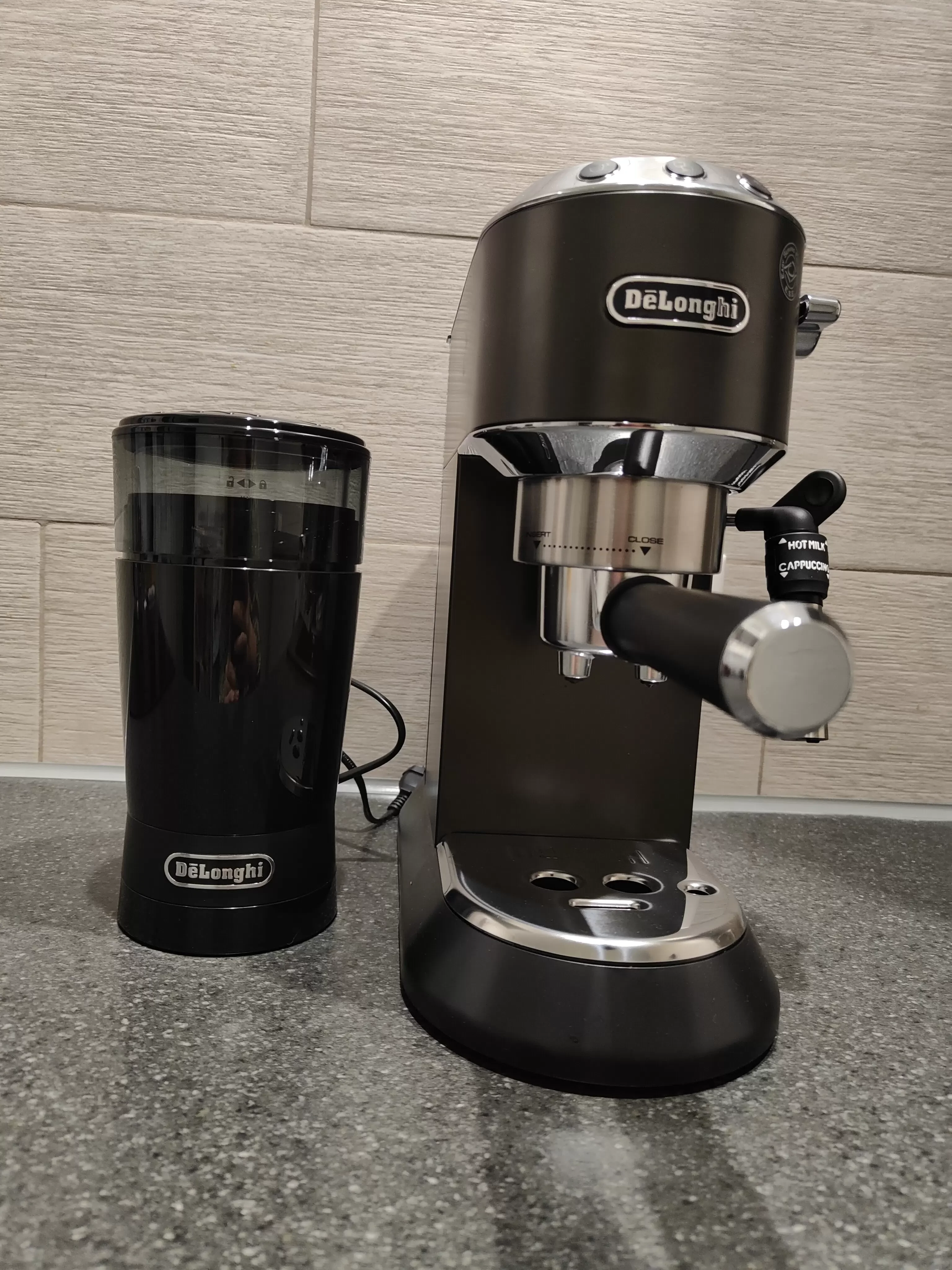 Кофемолка Delonghi KG200 (170Вт, 90г, нож нержавейка)
