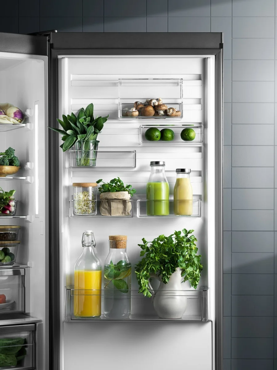 Холодильник встраиваемый ELECTROLUX E6MNCE19S комбинированный, встраиваемыйTwinTech 600, скользящие направляющие, No Frost (морозильная камера), сенсо