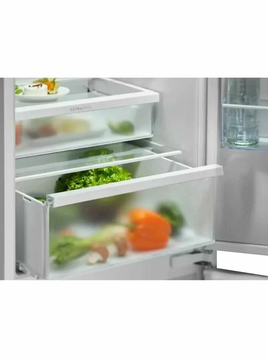 Холодильник Встраиваемый ELECTROLUX ENT6MD18S3 комбинированный, No Frost (морозильная камера), электронное управление, полезный объём: 248 л (186 + 62