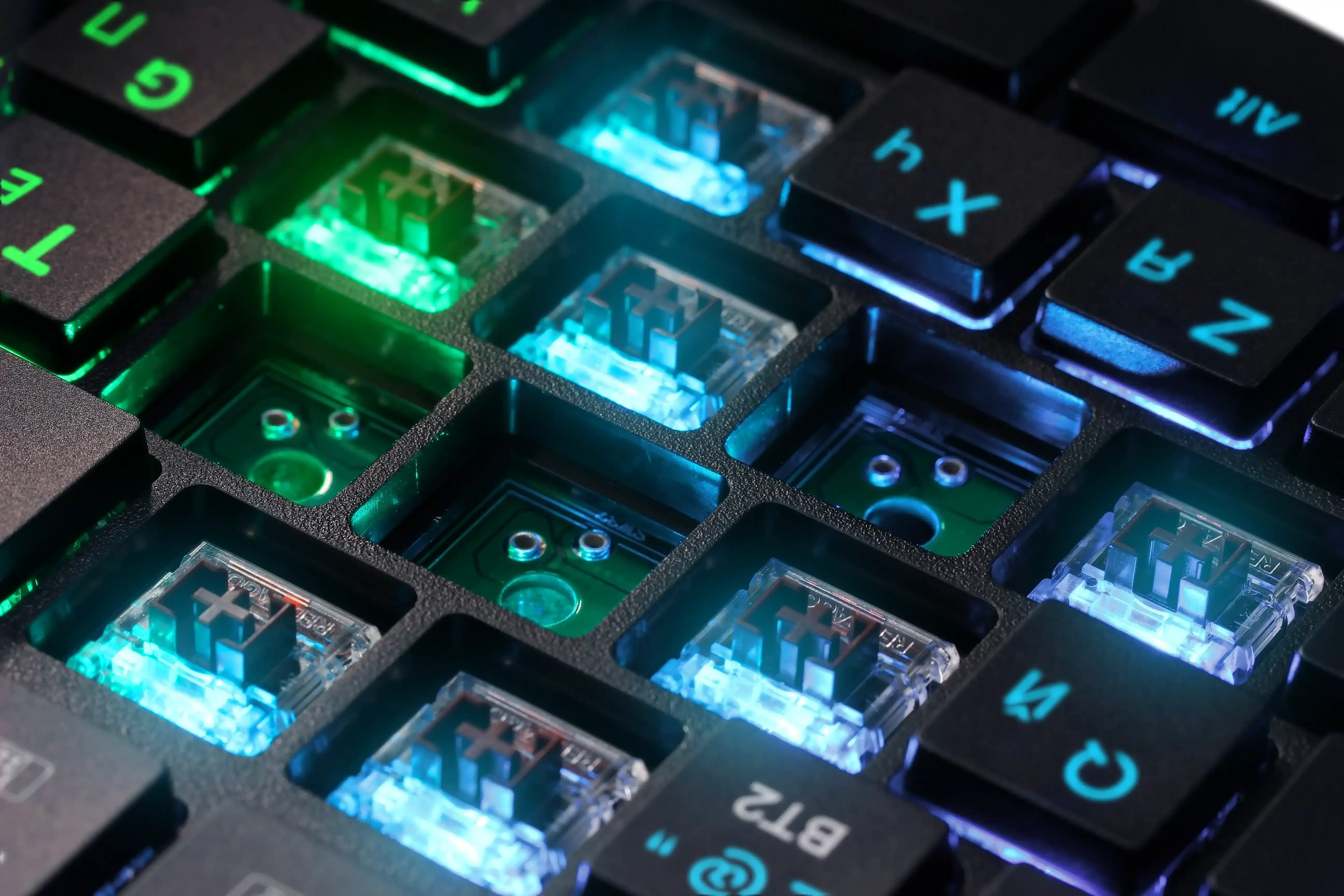 Defender Механическая клавиатура Cleikos GK-135 RU,RGB,чер,BT+2.4G,корич.св,87