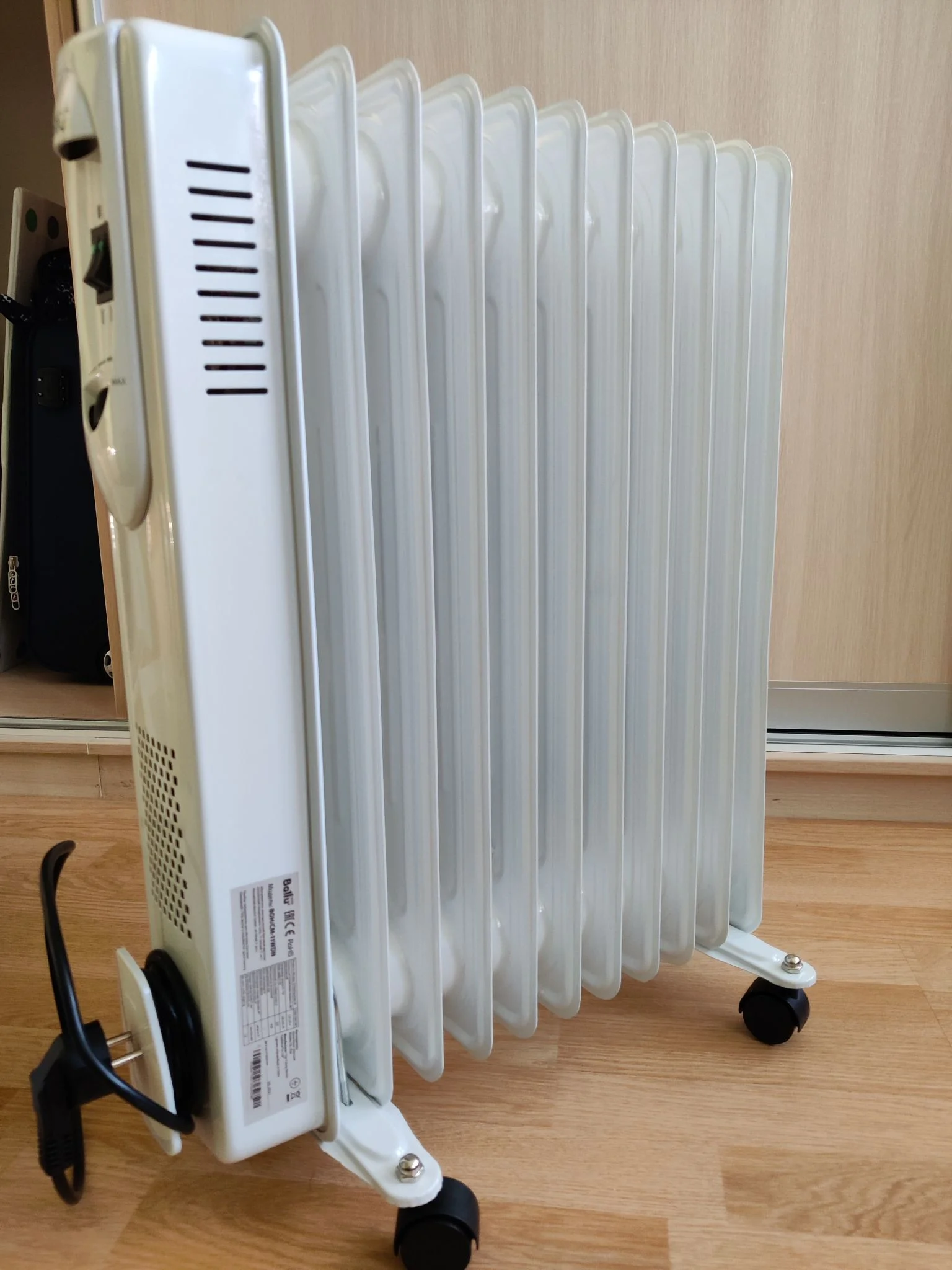 Маслян, обогреватель Ballu Comfort BOH/CM-11WDN 2200Вт белый/черный — фото 3