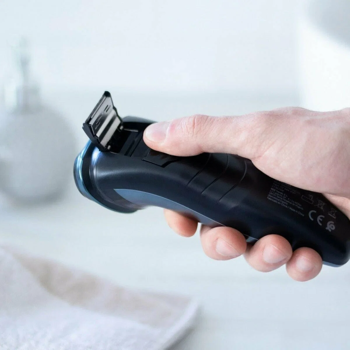 Электробритва Ufesa Metal Shaver