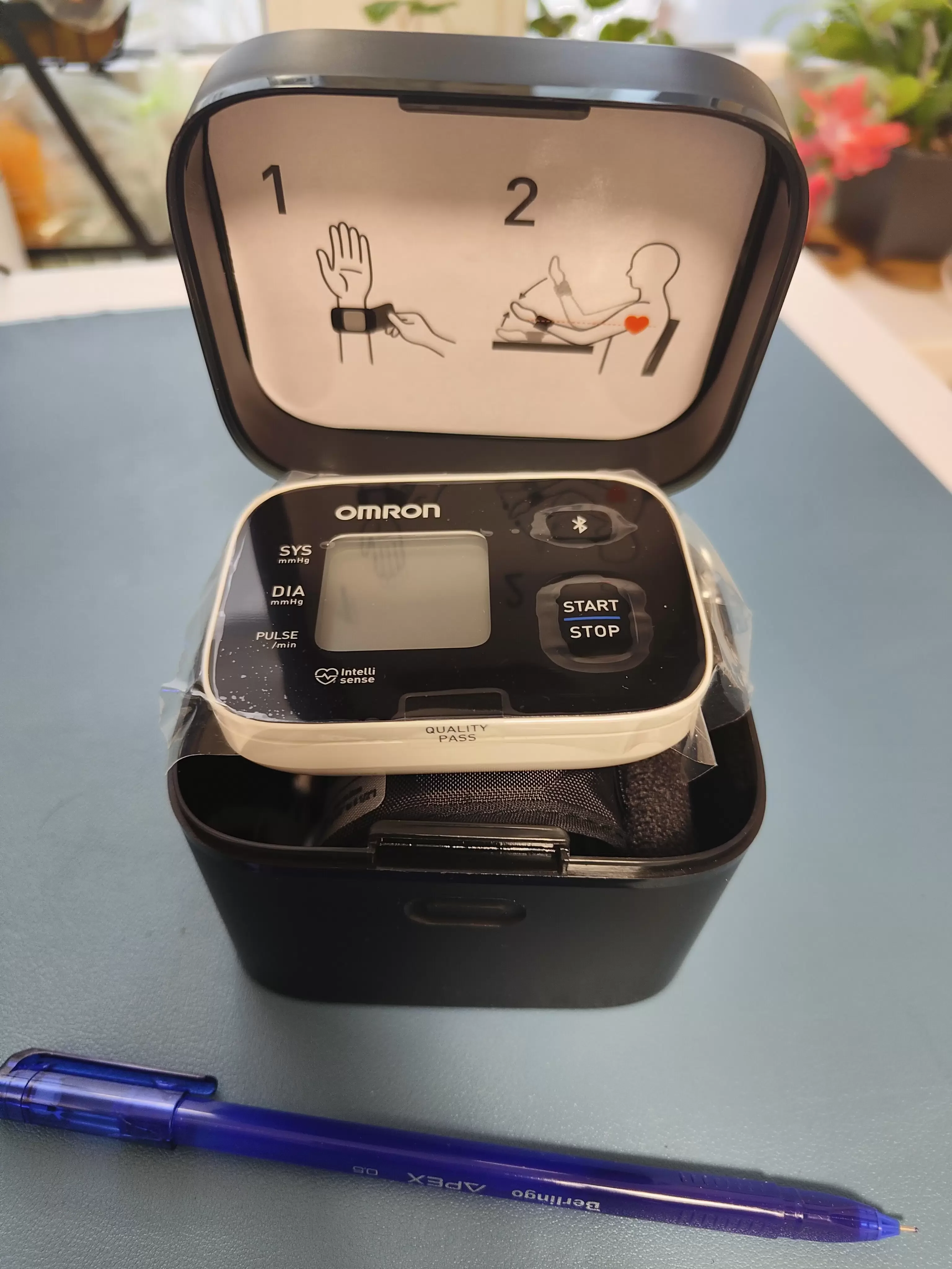 Тонометр Omron RS2 Intelli IT HEM-6161T-RU