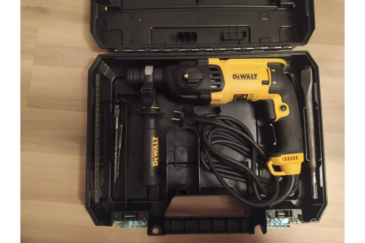 Перфоратор DeWalt D25133K патрон:SDS-plus уд.:2.8Дж 800Вт (кейс в комплекте)