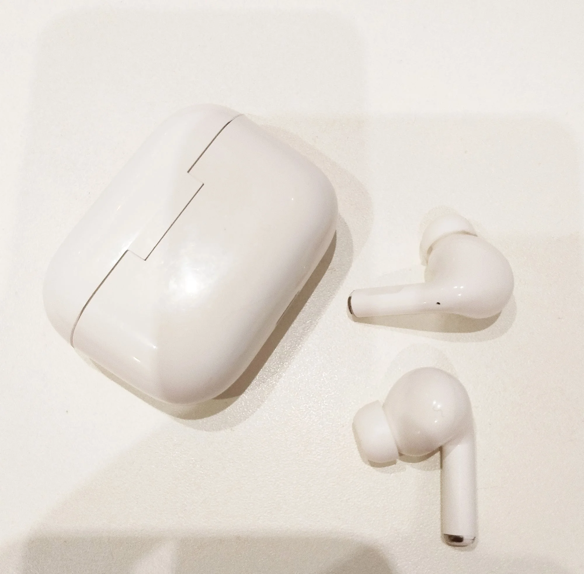 Наушники Pero TWS06 COMFORT White