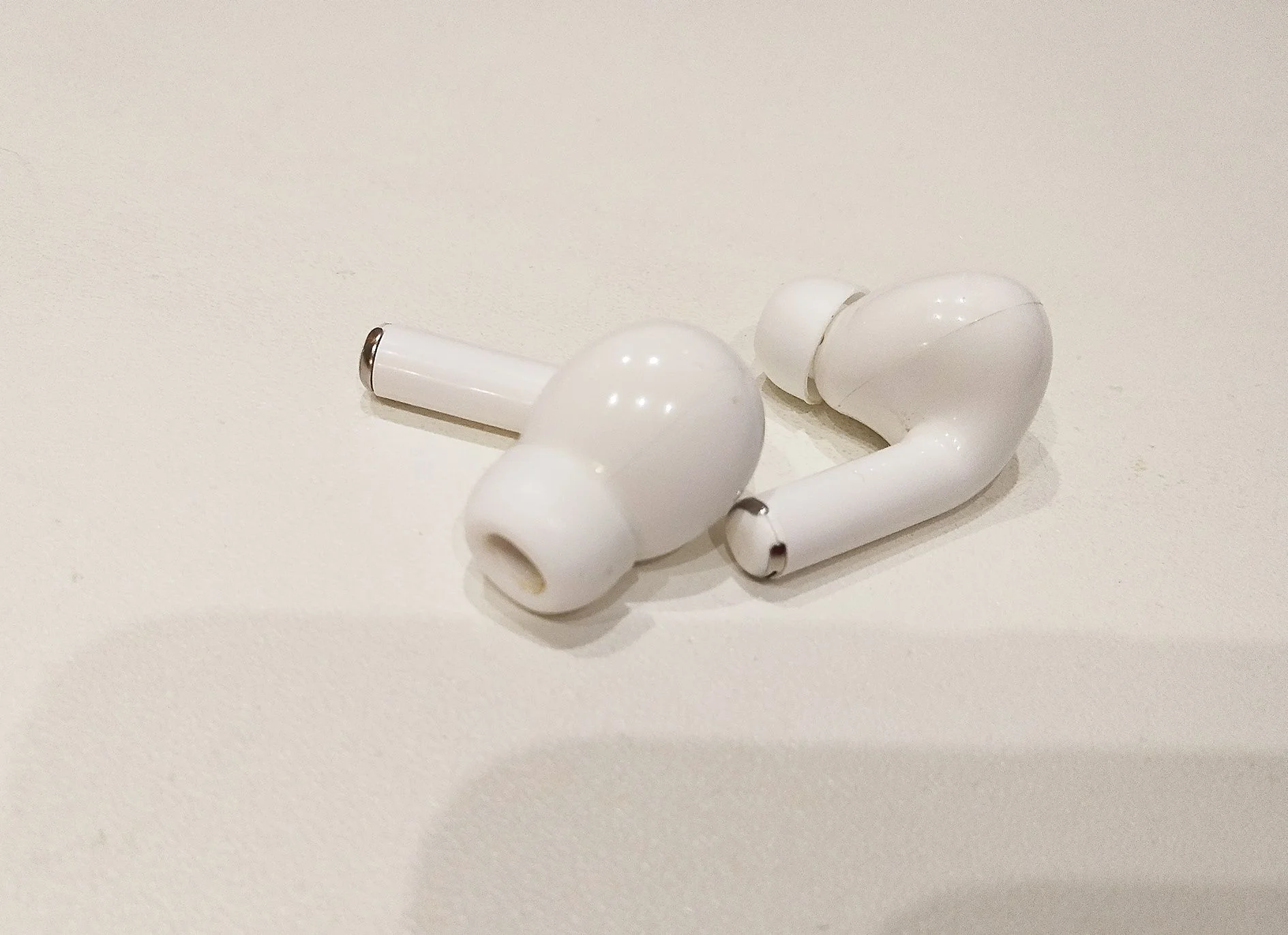 Наушники Pero TWS06 COMFORT White