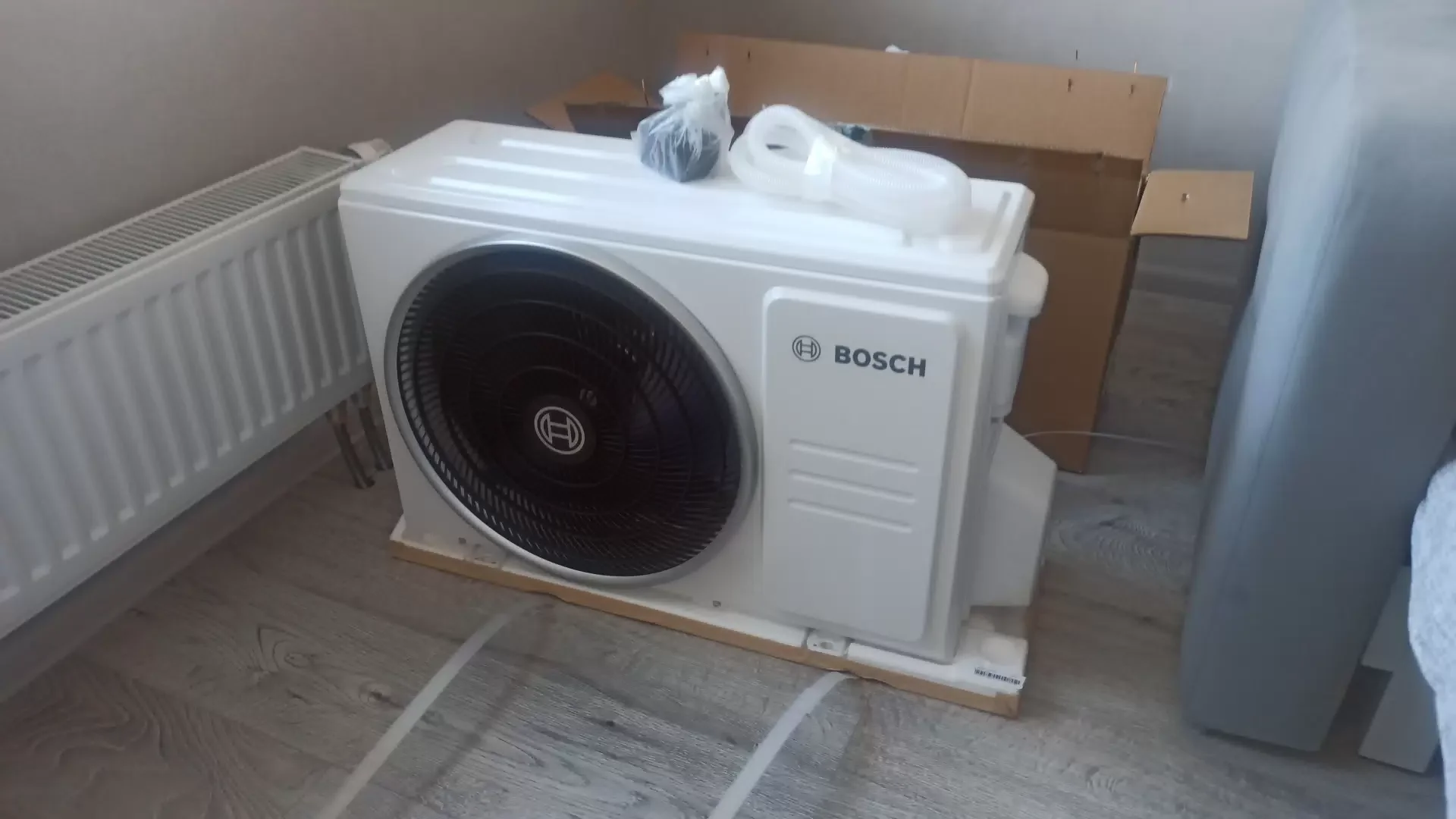 Кондиционер Bosch CLL2000 W 26/CLL2000 26