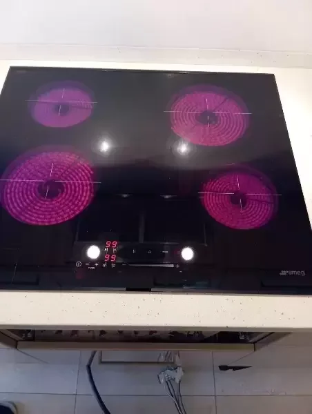 Электрическая варочная панель Smeg SE464TB