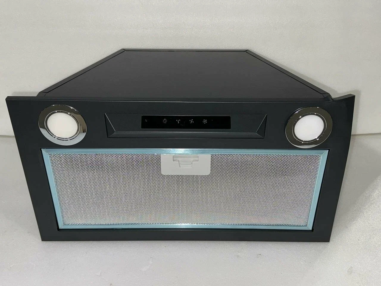 Вытяжка встраиваемая Kuppersberg INLINEA 52 Black, ширина 52 см, отвод/рециркуляция, 850 м3/час, электронное сенсорное управление, таймер, пульт ДУ, 3