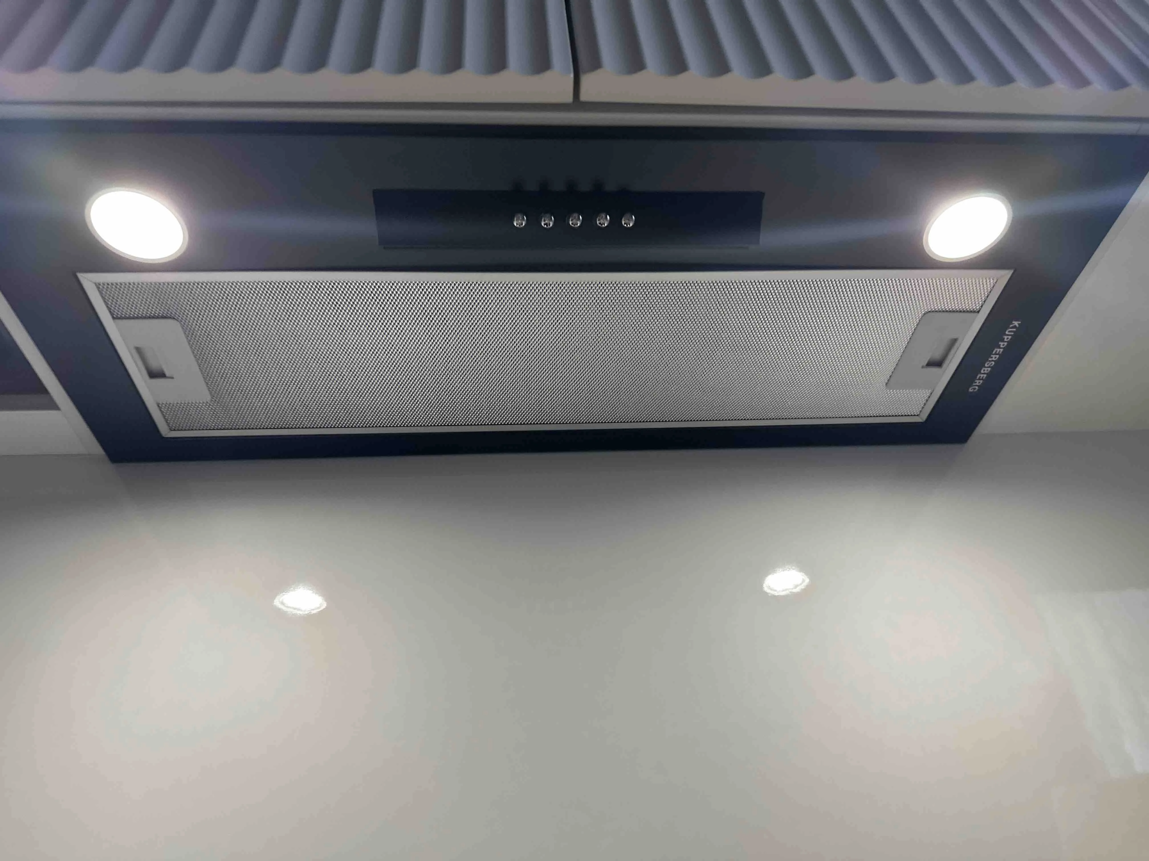 Вытяжка встраиваемая Kuppersberg Inlinea 70 BX черный/нержавеющая сталь, 70 см, 1300 куб. м/ч, 41 дБ