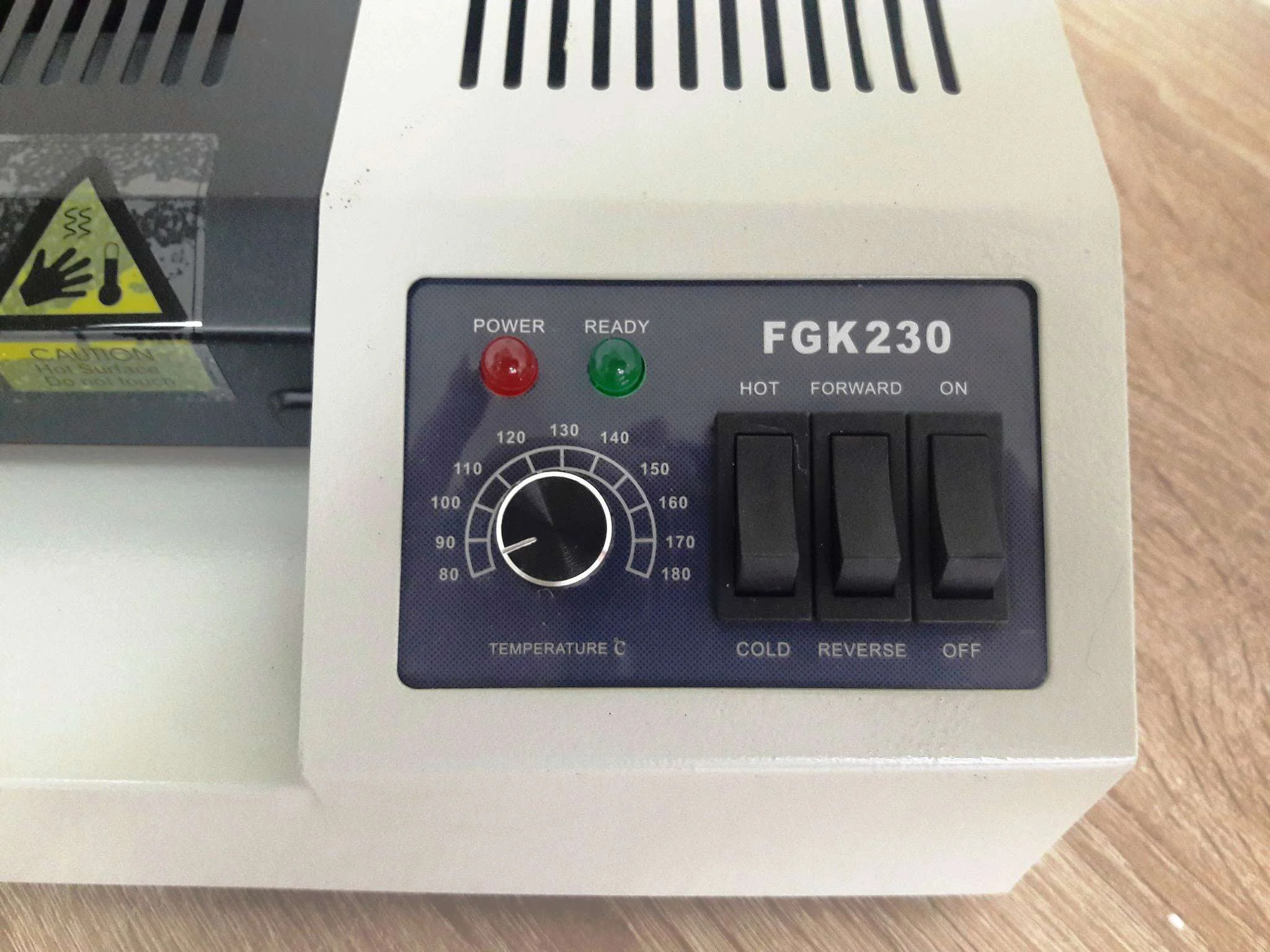 ГЕЛЕОС Ламинатор FGK 230, А4, 2х250 (пленка 60-250мкм), 600 мм/мин, 4 вала, реверс, металл. корпус, мах толщина 2мм.
