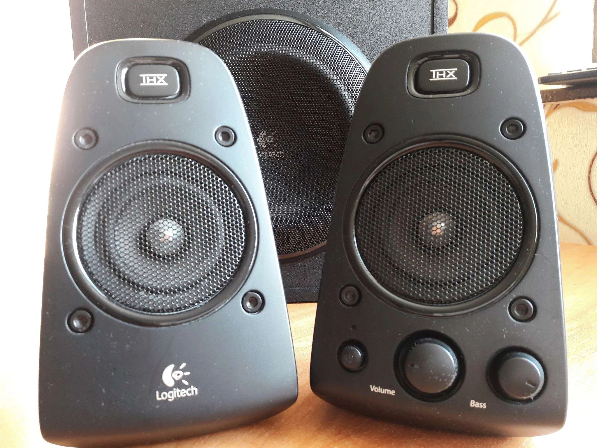 Колонки 980-000403 Колонки Logitech Z-623 2.1 RMS RTL