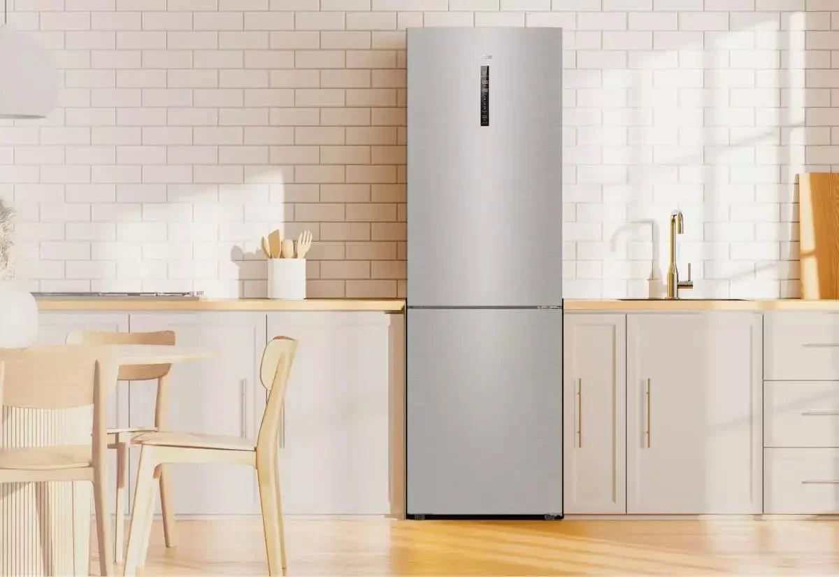 Холодильник Haier C4F637CXRGU1 372л, No Frost, MyZone контроль влажности, Wi-Fi управление.