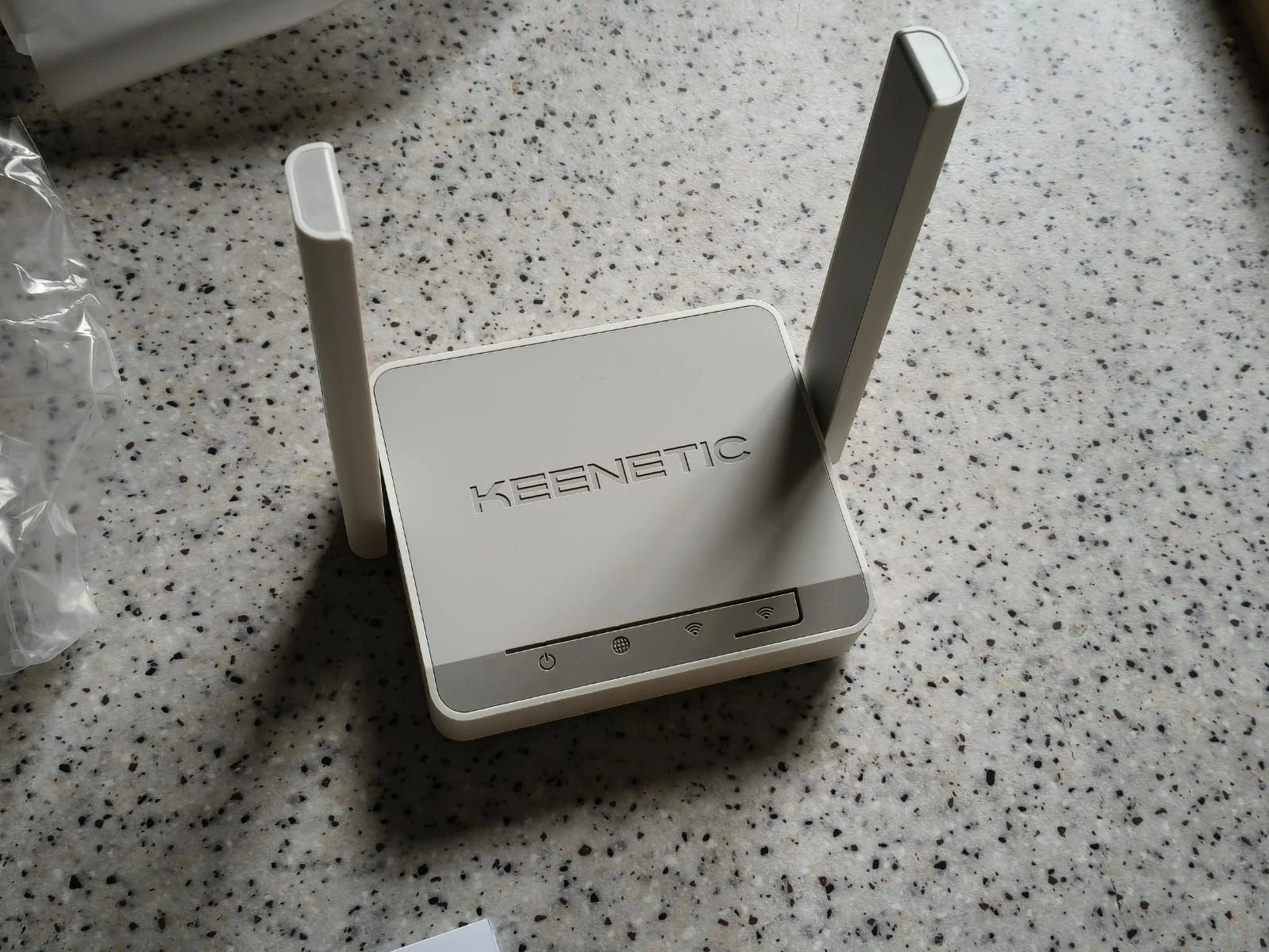 Роутер Keenetic Launcher (KN-1221) (в кор.16шт) 100 Мбит/с,4G