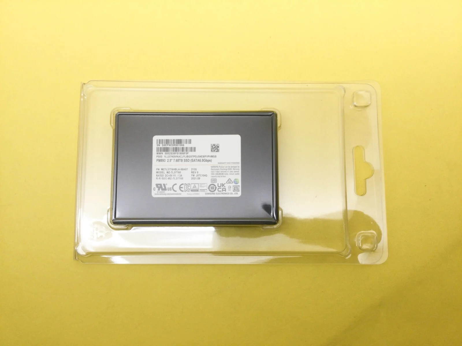 Твердотельный диск 3840GB Samsung Enterprise PM893, V-NAND, 2.5", SATA III, [R/W - 560/530 MB/s]  TBW 7008 OEM