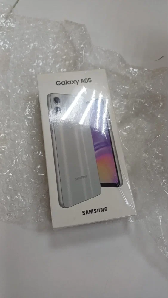 Смартфон Samsung Galaxy A05 4/128Gb, серебристый, 6.7" 1600х720, 5000 мА*ч (SM-A055F/DS), Мк