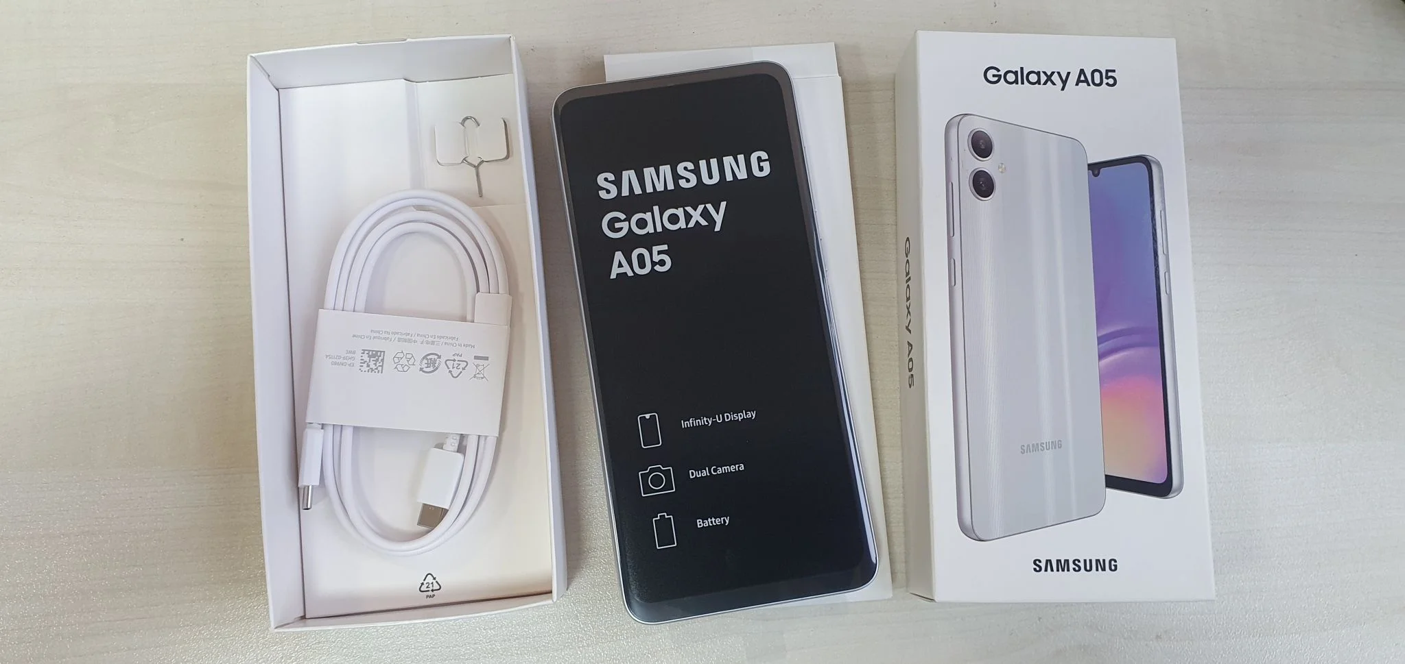 Смартфон Samsung Galaxy A05 4/128Gb, серебристый, 6.7" 1600х720, 5000 мА*ч (SM-A055F/DS), Мк