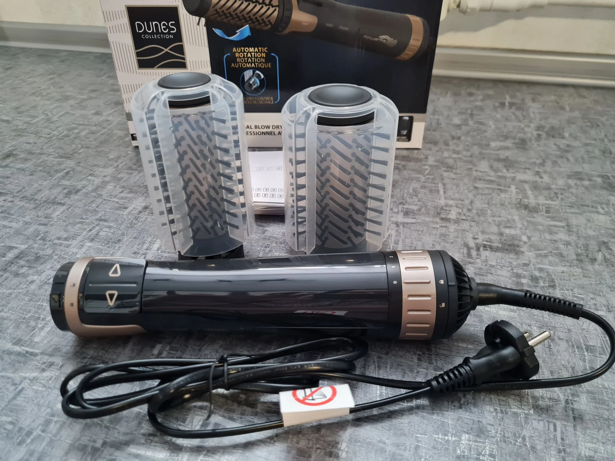 Фен-щётка Rowenta CF9528F0 черный/коричневый, 1000 Вт, ионизация, 40/50 мм