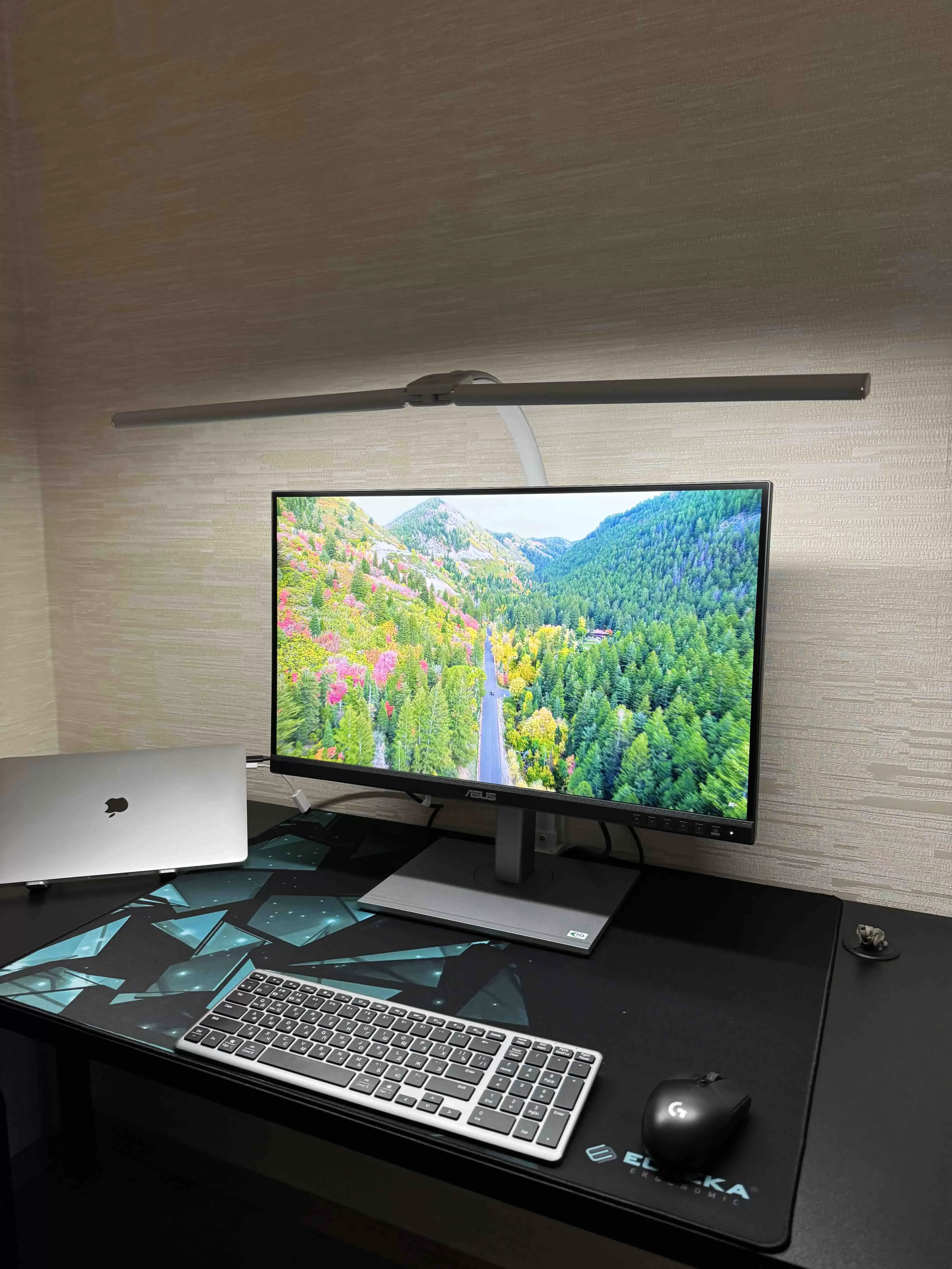 Монитор 27" ASUS ProArt PA279CV IPS 3840x2160, 60 Гц, 5 мс, 16:9, 350 кд/м², HDMI 2.0, DP 1.2, USB-C, 3.5 Jack, USB Hub (4x USB 3.0), динамики (2x2 Вт