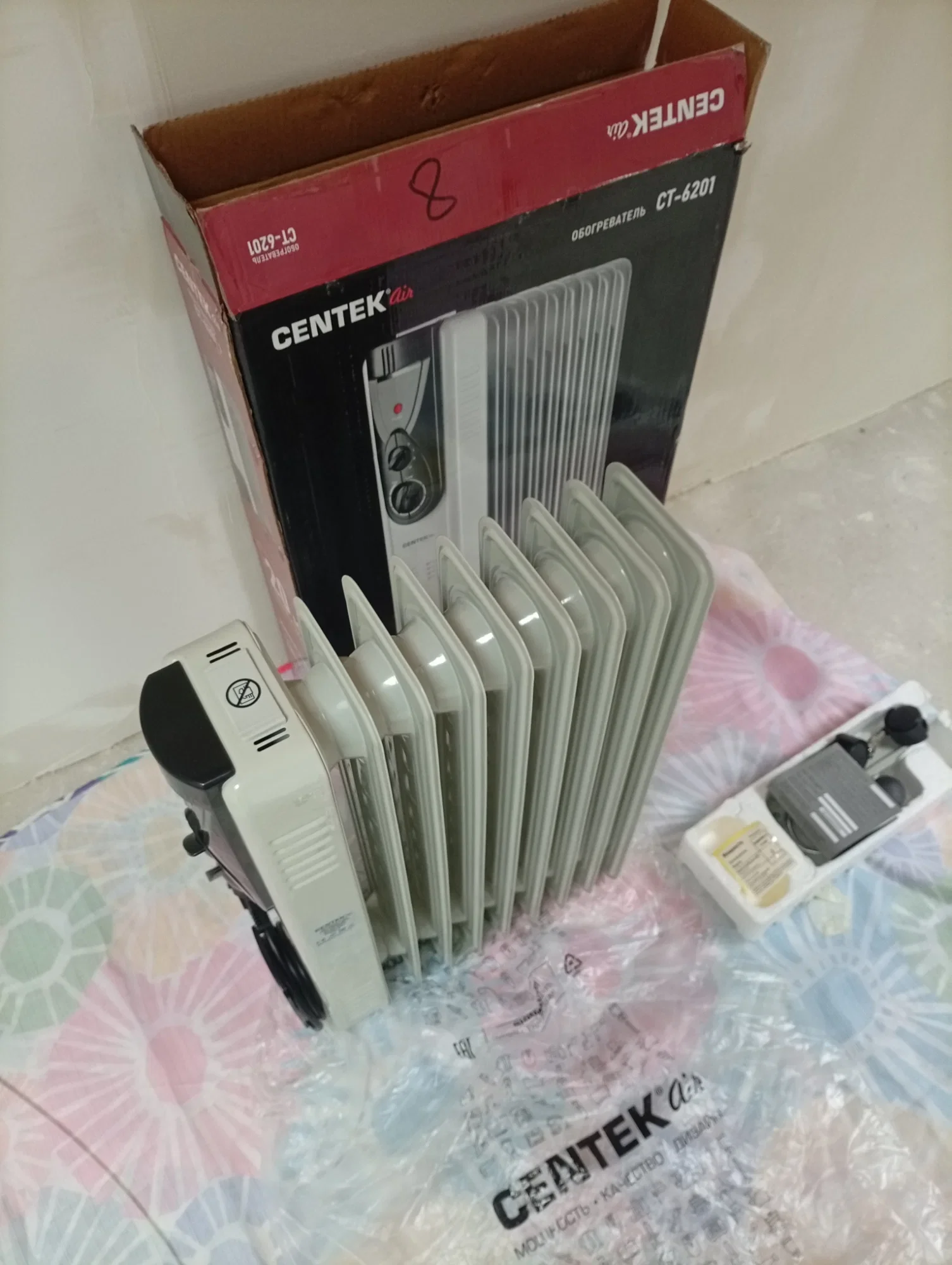 Масляный обогреватель Centek CT-6230-7, белый