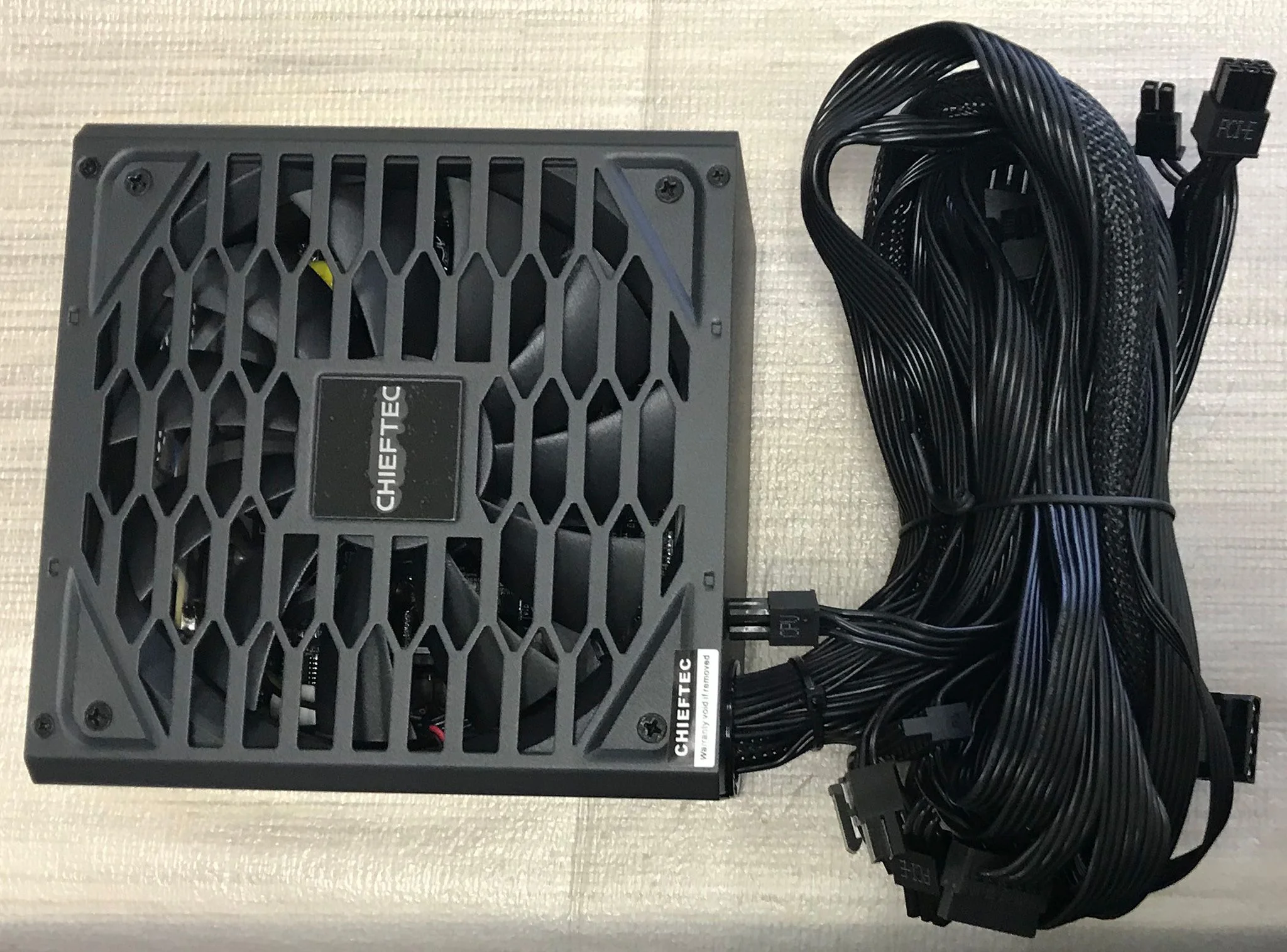 Блок питания Chieftec Vega 750W GOLD (PPG-750-S)