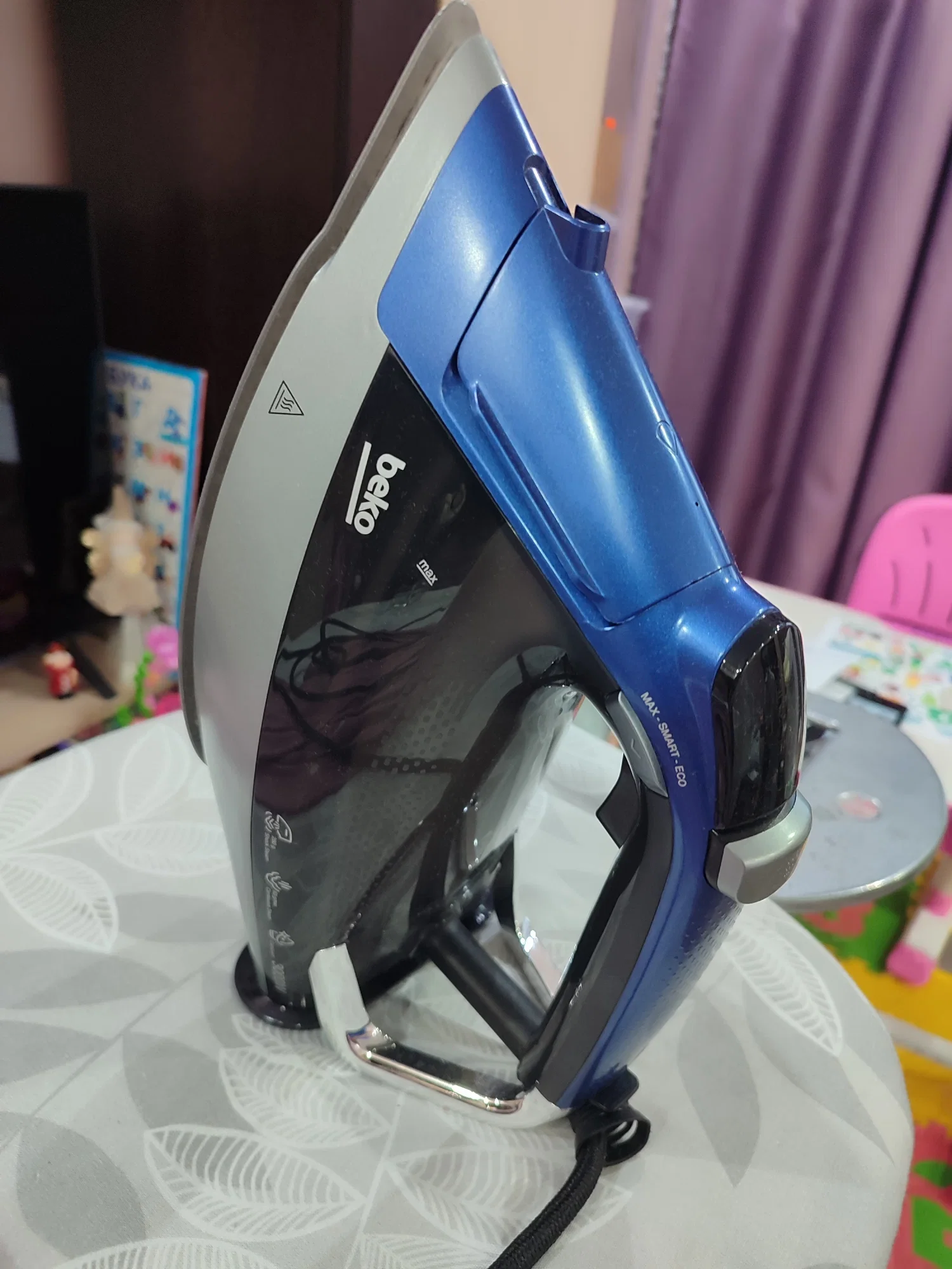 Утюг Beko SIM 5124 A