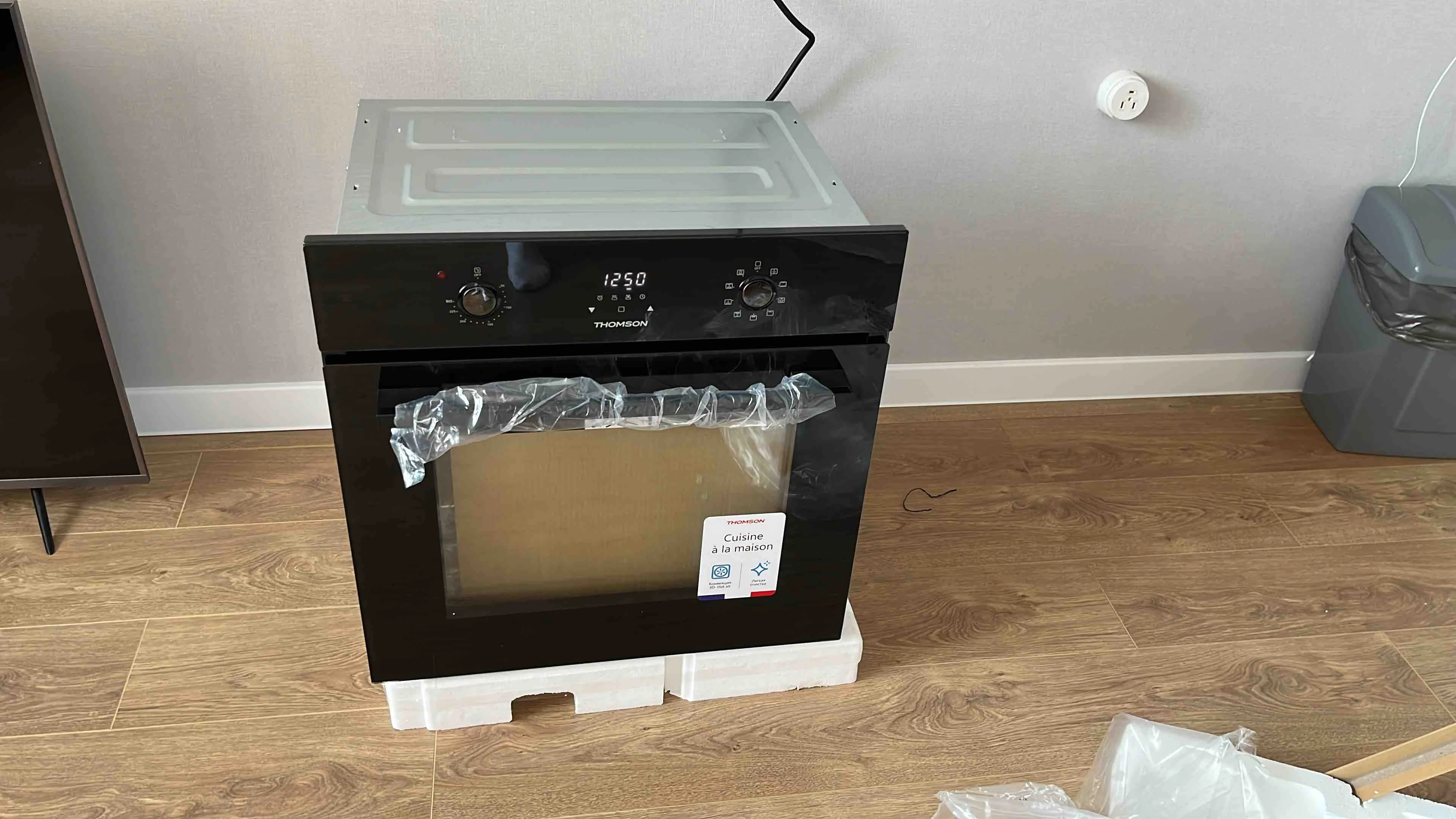 Духовой шкаф BO30E-6803 THOMSON